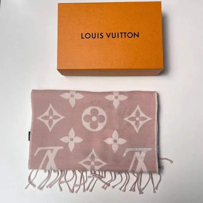 Louis Vuitton Louis Vuitton Pink cashmere fringe scarf Size ONE SIZE - 1 Thumbnail
