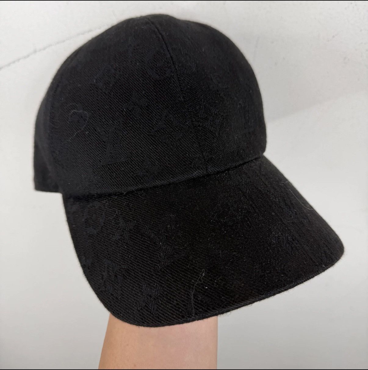 Louis Vuitton Louis Vuitton Black Monogram Hat Size ONE SIZE - 1 Thumbnail
