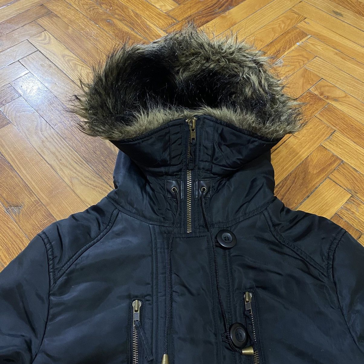 Le Grande Bleu (L.G.B.) Vintage Black Fur Hood Cropped Alaska Bomber Jacket Y2K Size US S / EU 44-46 / 1 - 8 Thumbnail
