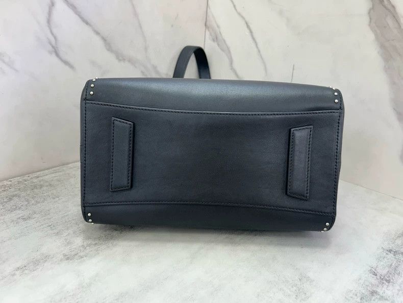 Givenchy Givenchy Black Studs Single-Shoulder Bag Size ONE SIZE - 4 Thumbnail
