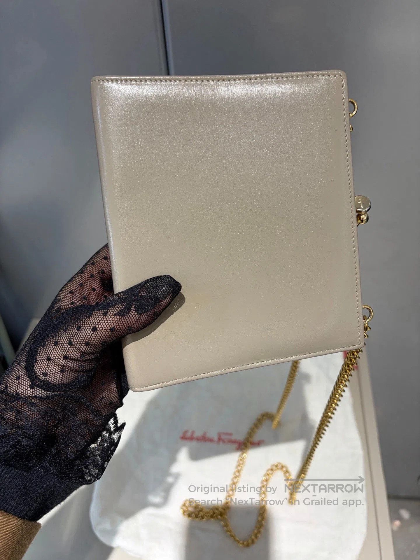 Salvatore Ferragamo Ferragamo Mini Museum Beige Chain Bag. Size ONE SIZE - 6 Thumbnail