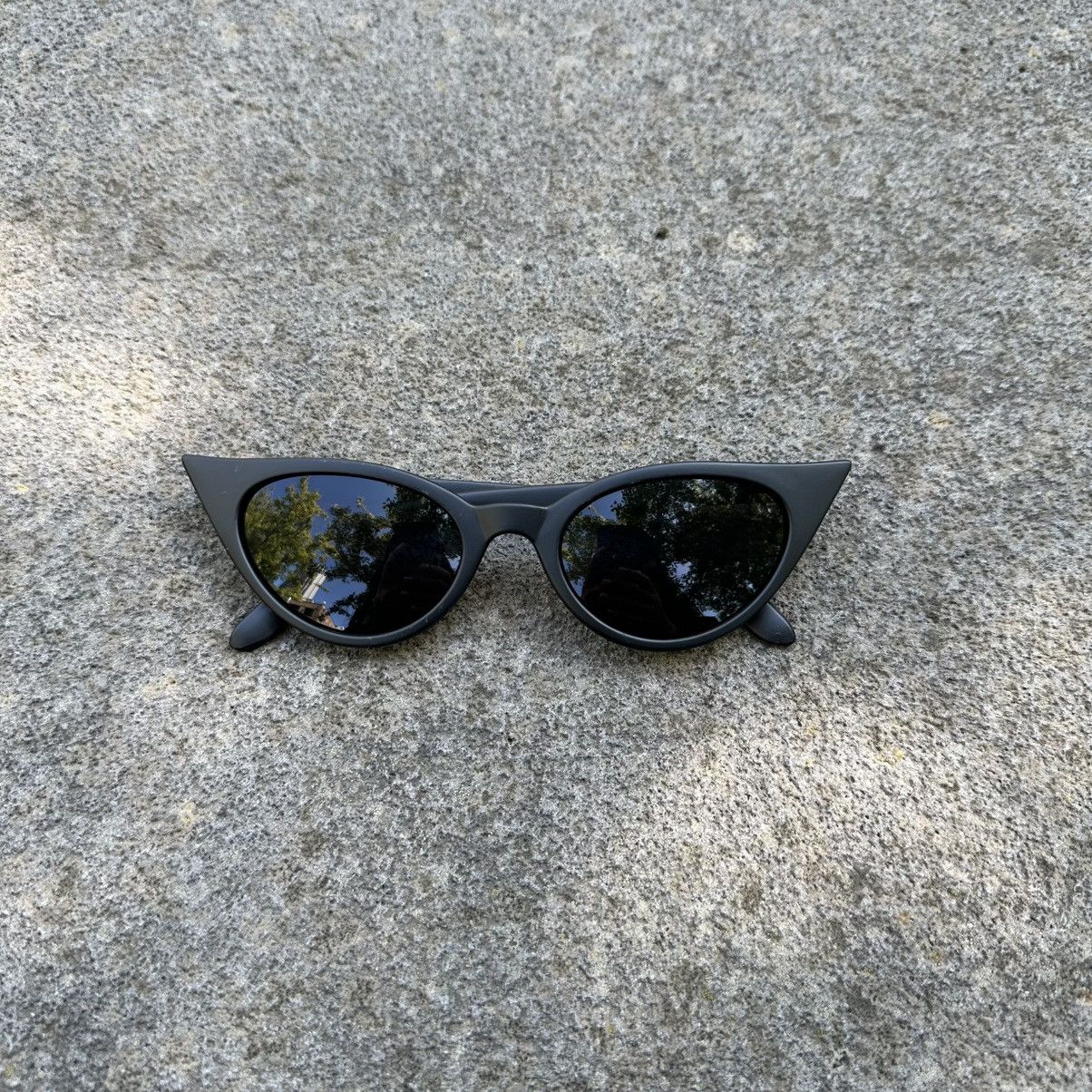 Other SUNGLASSES BRAND NEW CLASSIC RETRO VINTAGE KD8830-01 Size ONE SIZE - 1 Thumbnail