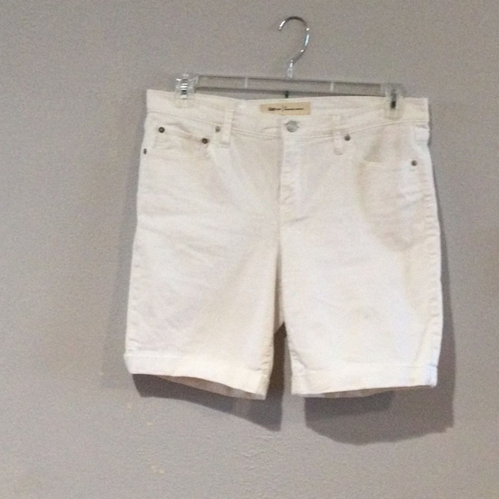 Gap Gap 1969 White Denim Bermuda 5-Pocket Shorts Size 31 Size 31" - 1 Thumbnail