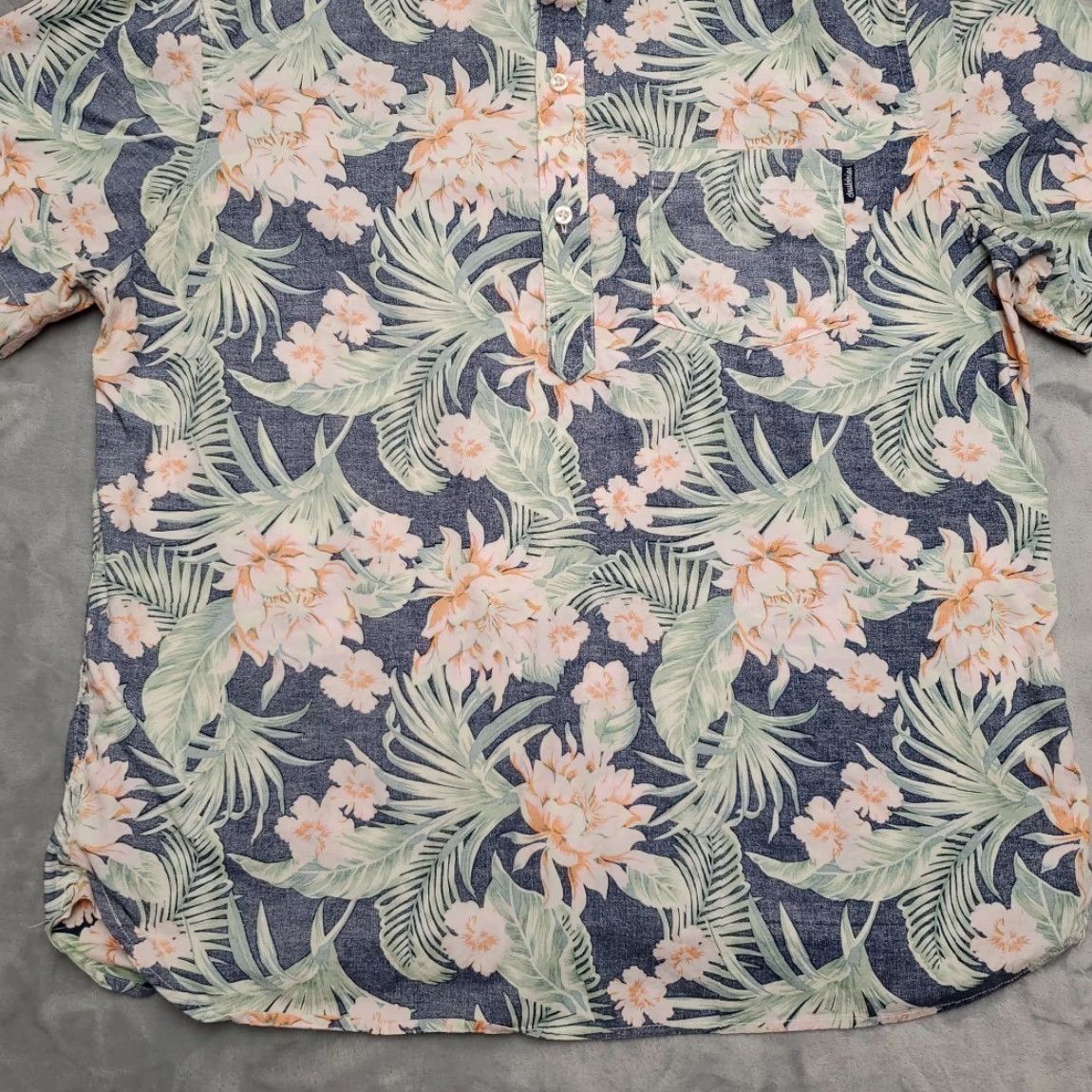 Chubbies VINTAGE Chubbies Shirt Mens XL Blue Floral Hawaiian Aloha Button Up Short Sleeve Reverse Size US XL / EU 56 / 4 - 2 Thumbnail