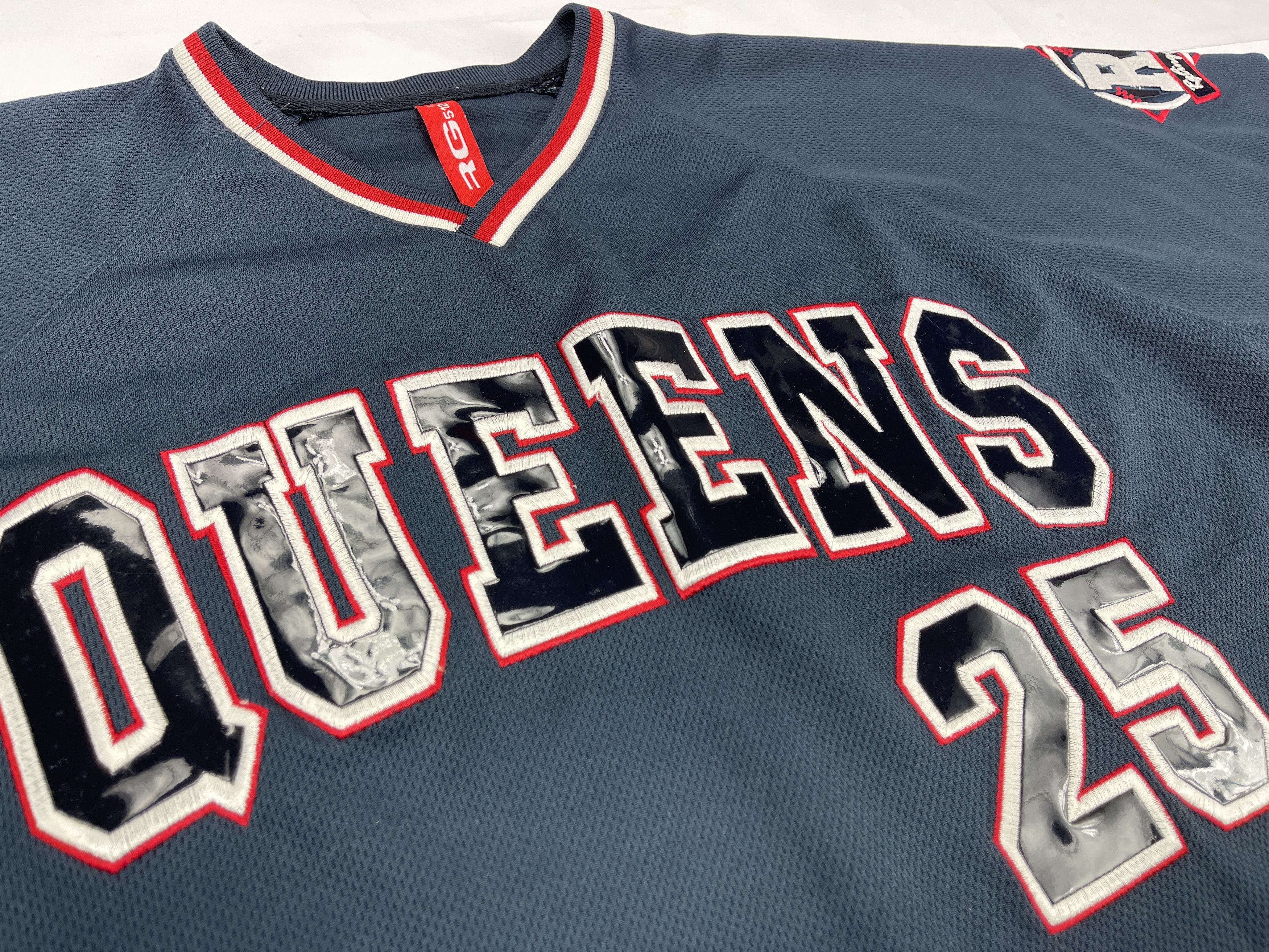 Vintage Queens jersey, vintage New York t-shirt 90s hip hop, 1990s L Size US L / EU 52-54 / 3 - 5 Thumbnail