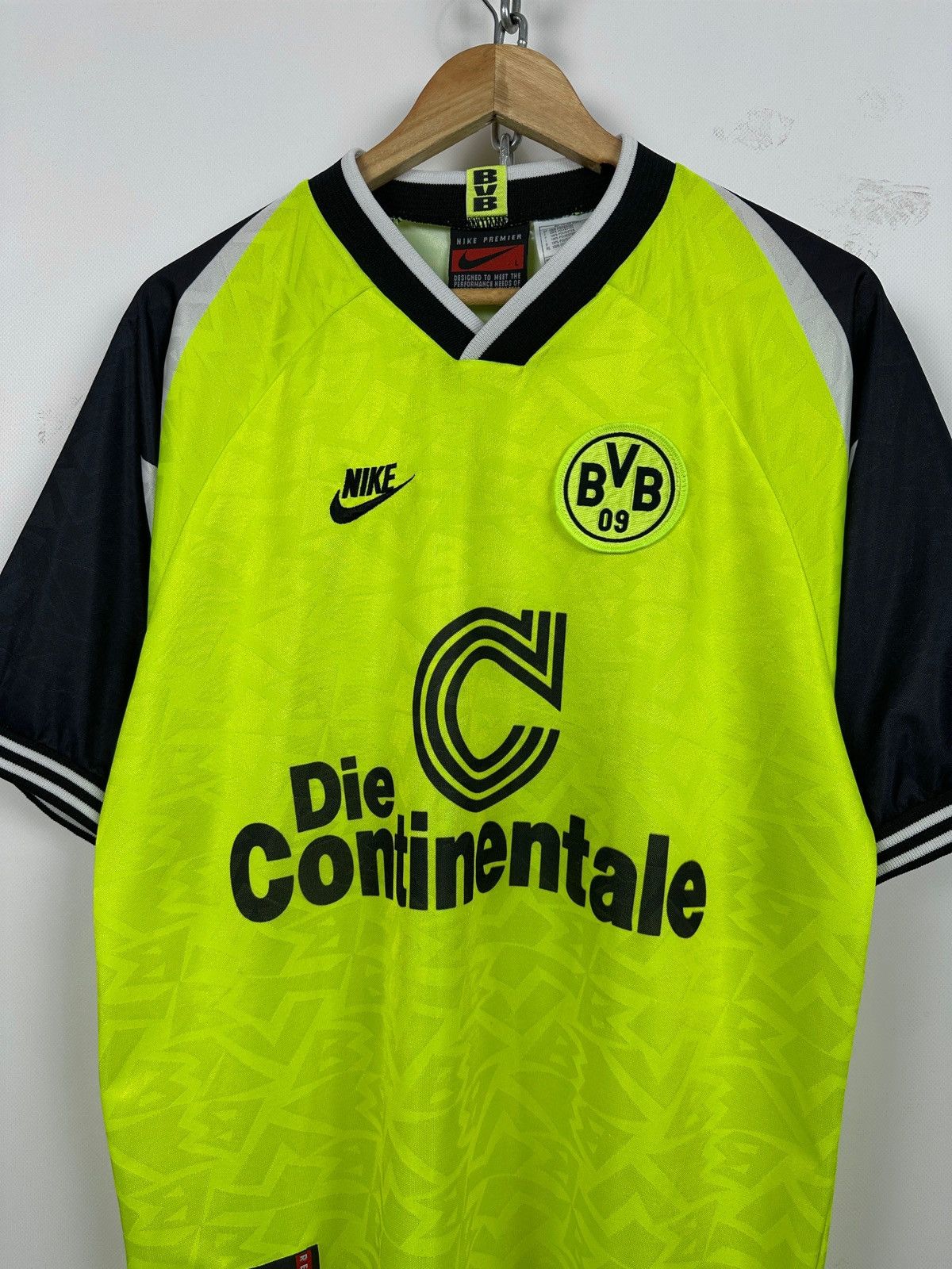 Nike 1995/96 Nike Borussia Dortmund Deutschmeister Soccer Jersey Size US L / EU 52-54 / 3 - 3 Thumbnail