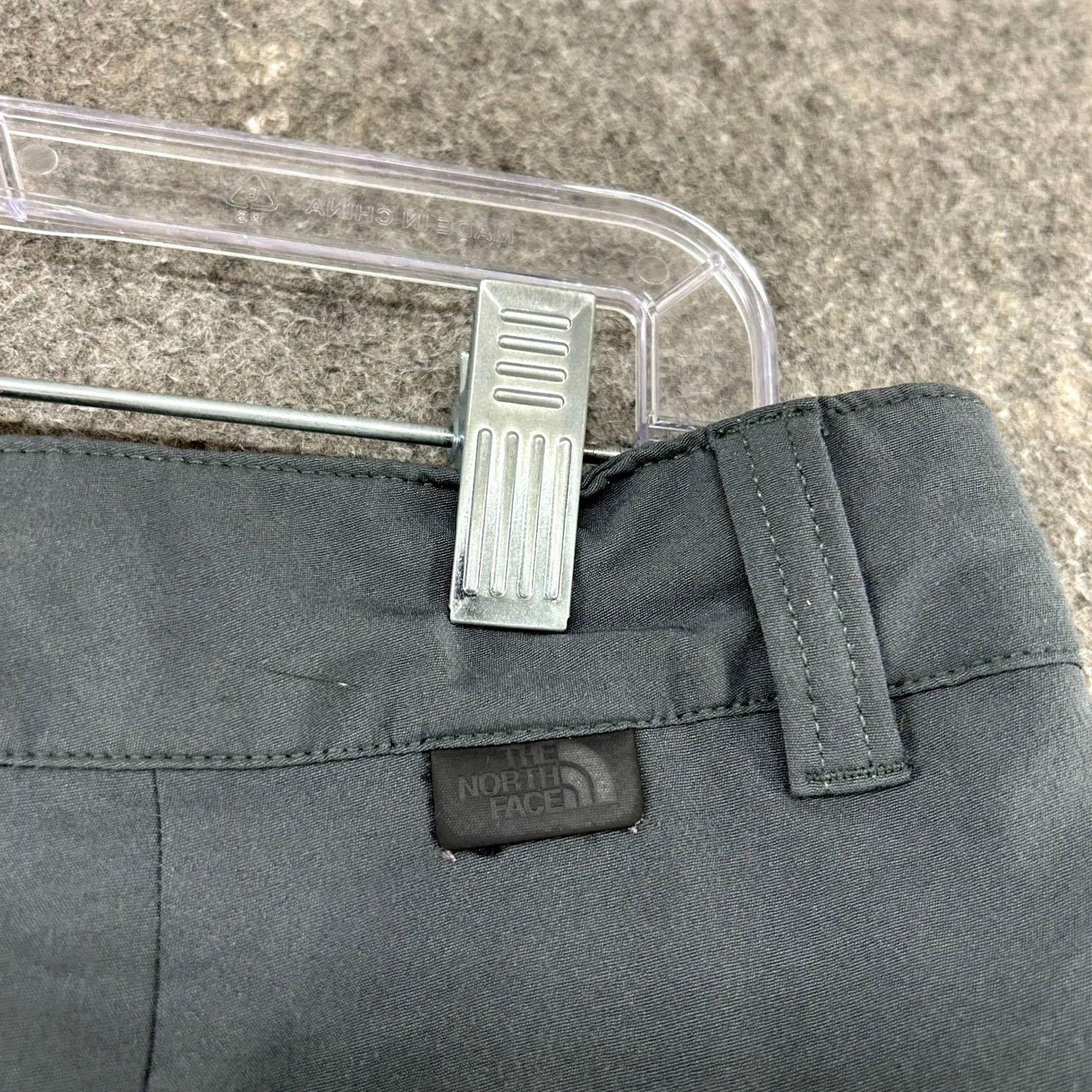 The North Face The North Face Shorts Mens 34 Grey Cargo Hiking Outdoors Polyester Stretch Pockets 90s Size US 34 / EU 50 - 4 Thumbnail