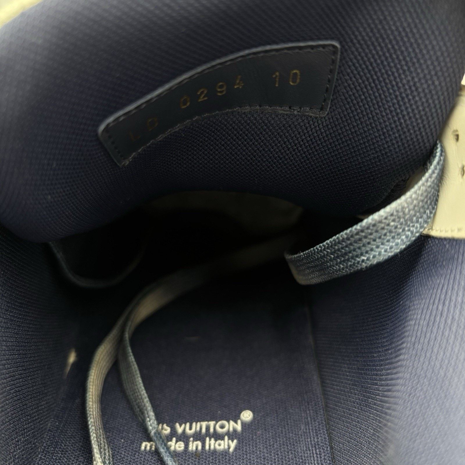Louis Vuitton (11-11.5 US) Louis Vuitton Trainer ' White Navy '| GOOD COND Size US 11.5 / EU 44-45 - 20 Thumbnail
