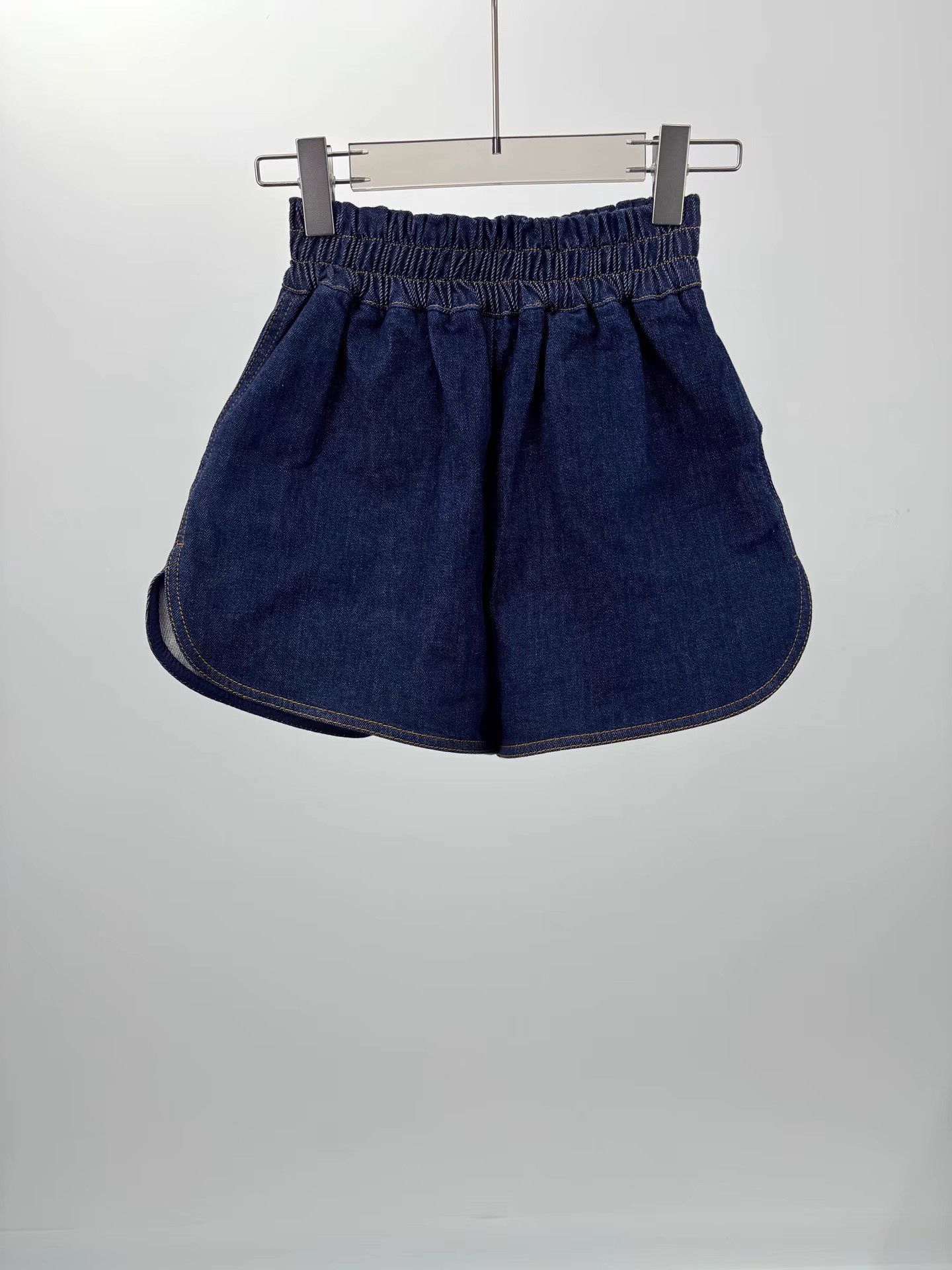 Fendi FENDI Back Pocket Printed Logo Denim Shorts K1 Size 36" / US 14 / IT 50 - 2 Thumbnail