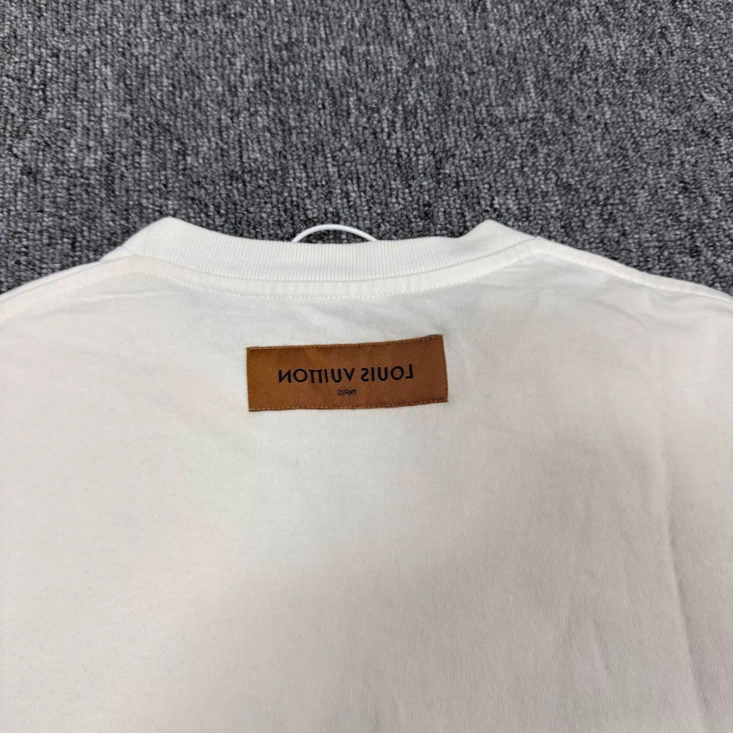 Louis Vuitton LV Script Embroidered Short Sleeve T-shirt M 99 New Size US M / EU 48-50 / 2 - 6 Thumbnail