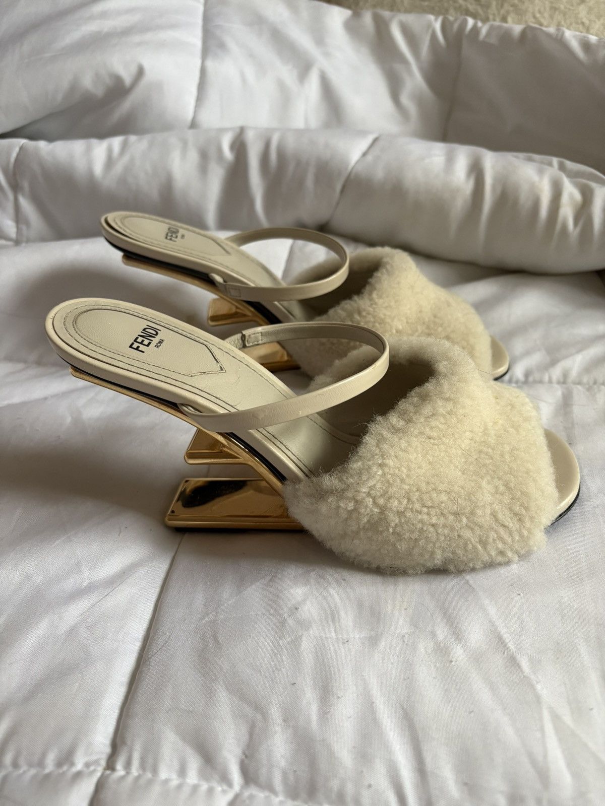 Fendi Fendi Lamb Fur and Calfskin Leather Heels Size US 7 / IT 37 - 1 Thumbnail