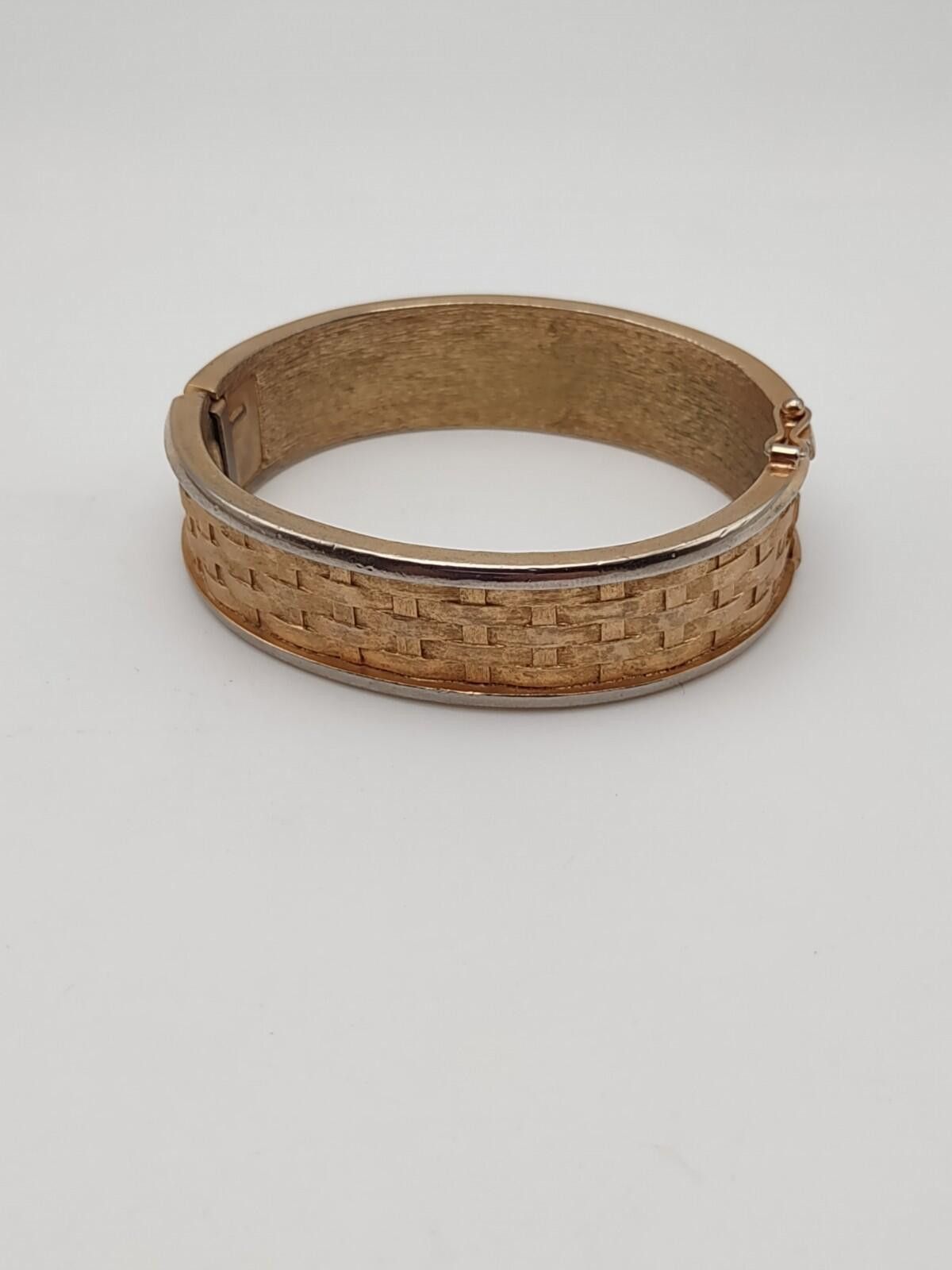 Other PETITE Vintage Crown Trifari Gold Mesh Bangle Bracelet Size ONE SIZE - 1 Thumbnail