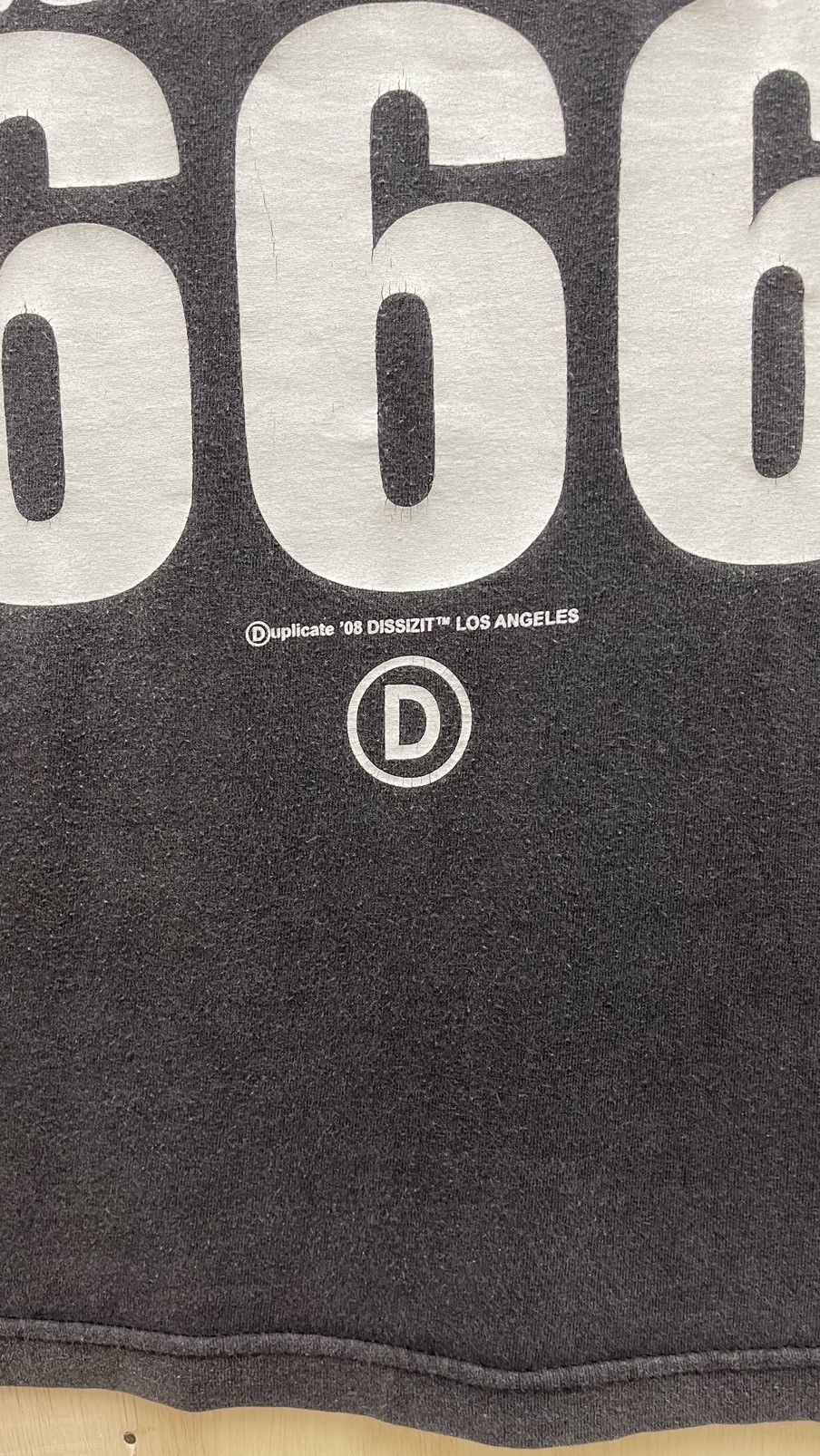 Dissizit Rare🔥DISSIZIT✖️KISS🔥HITTIN LICKS SINCE EIGTY666 Sun Faded Size US L / EU 52-54 / 3 - 11 Thumbnail