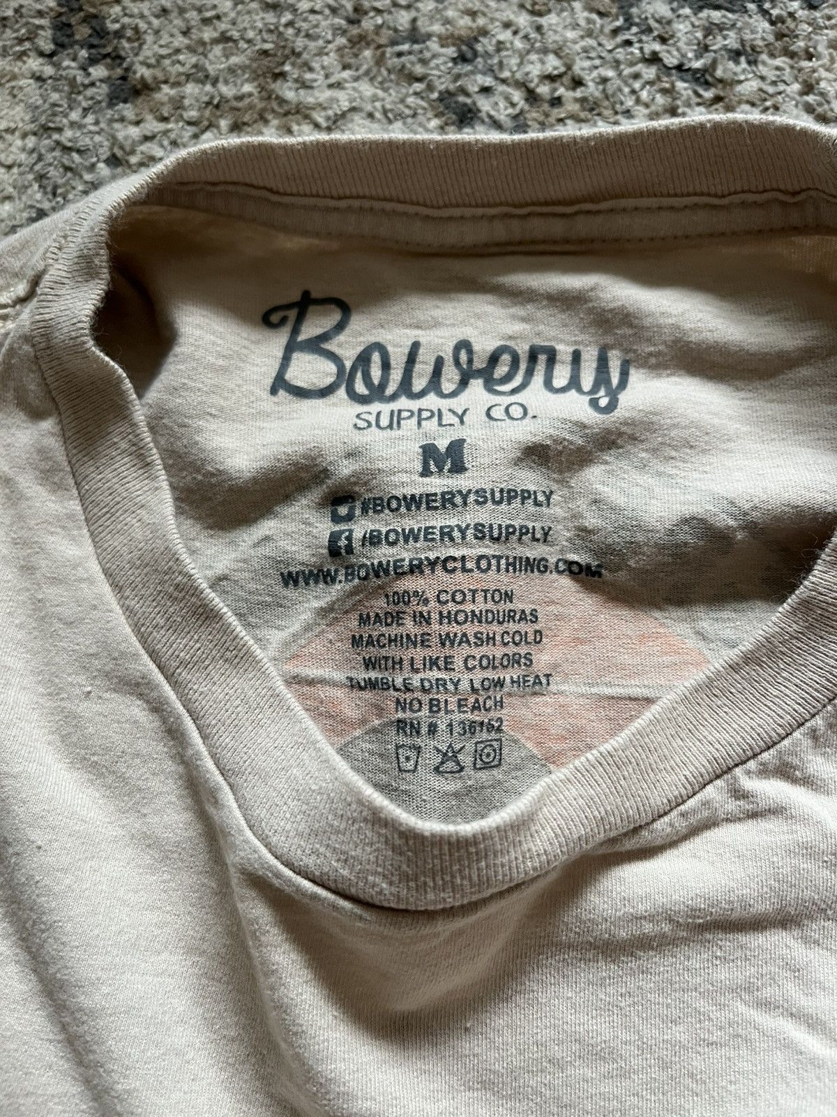 Other Bowery Supply Co. Mens Medium Smoky Mountains NC T-Shirt Size US M / EU 48-50 / 2 - 3 Thumbnail