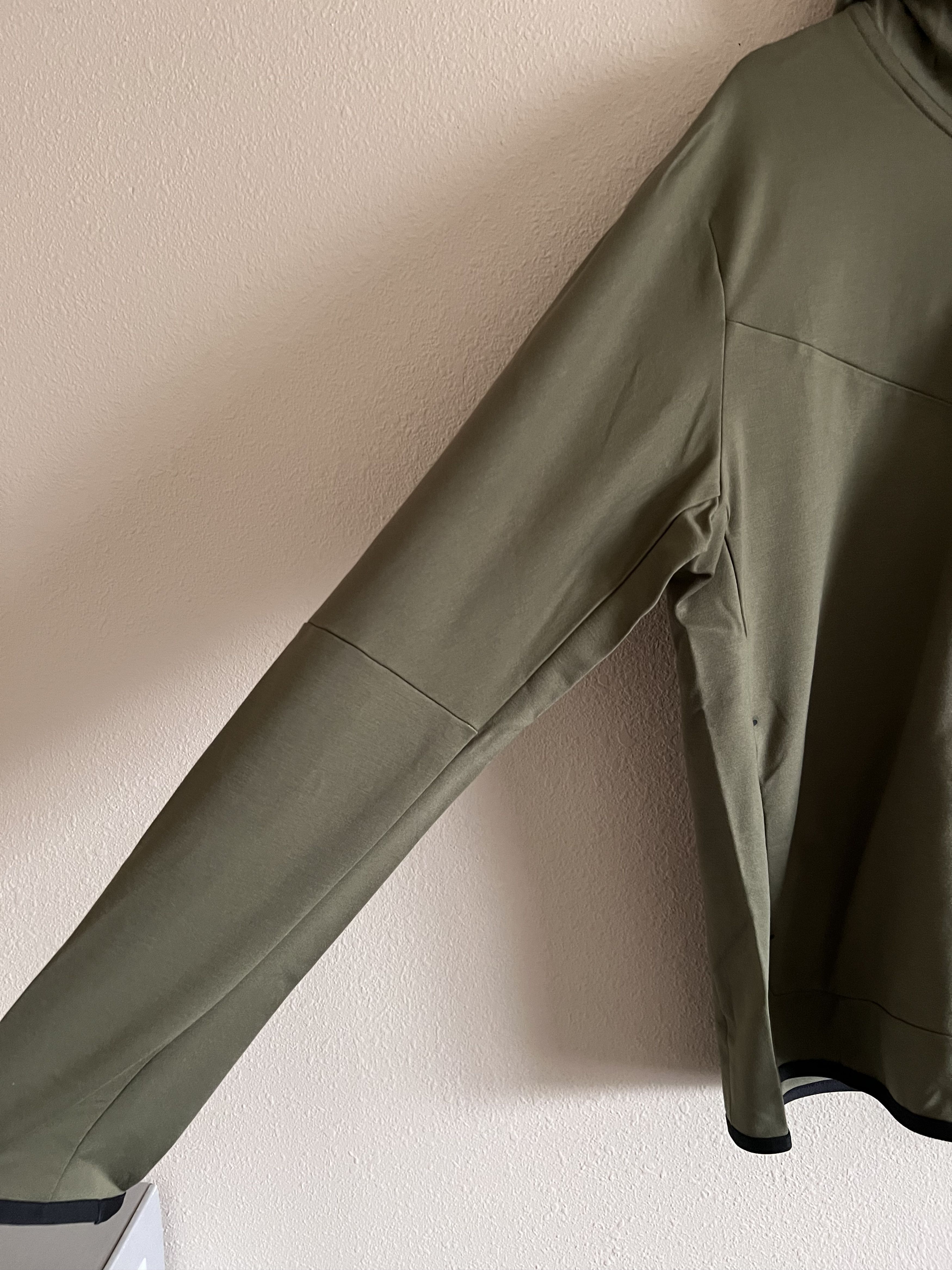 Nike Nike Tech Fleece Full Zip Sweatshirt in Olive Green Size US L / EU 52-54 / 3 - 4 Thumbnail