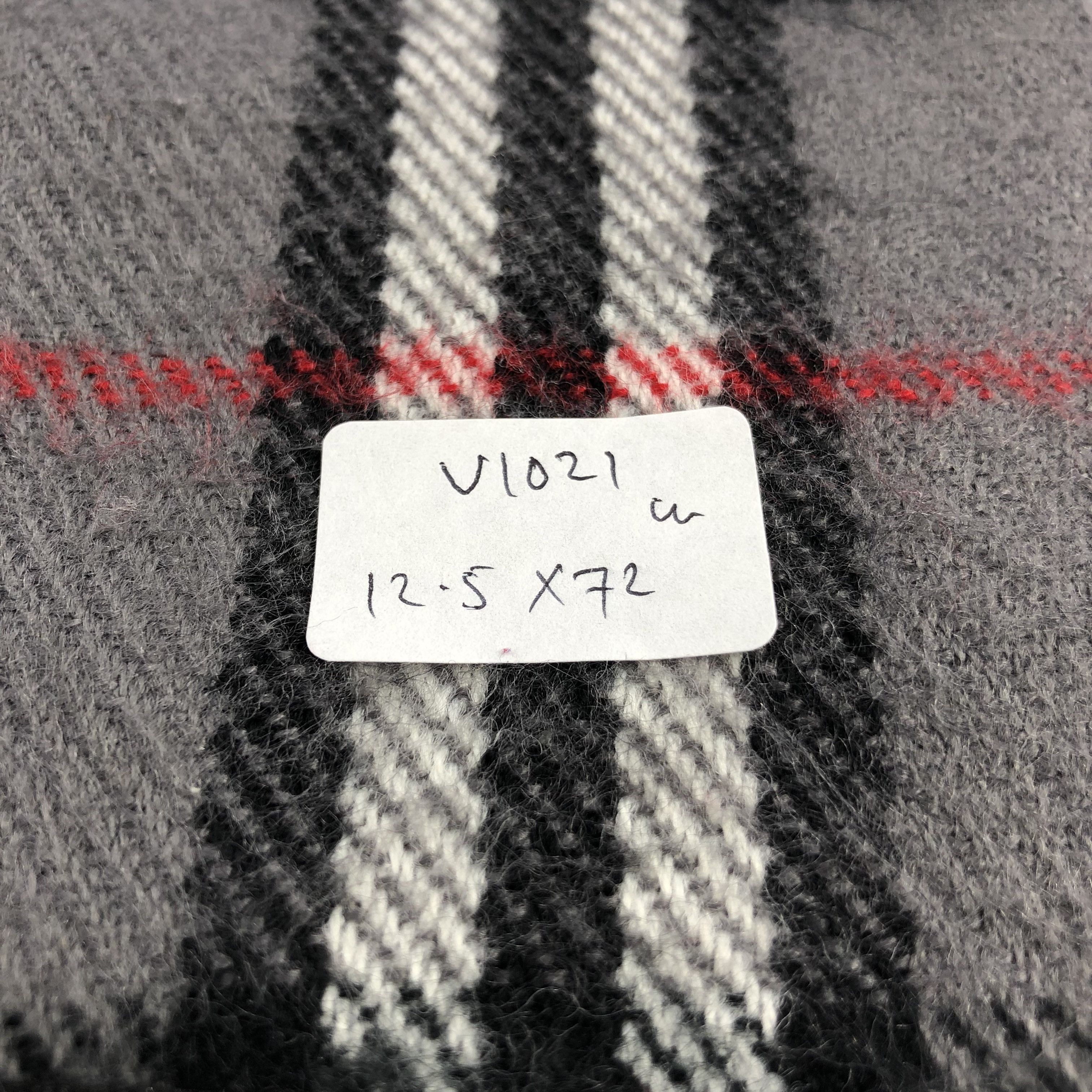 Burberry Burberrys Nova Check Grey Wool Scarf Muffler V1021 Size ONE SIZE - 5 Thumbnail