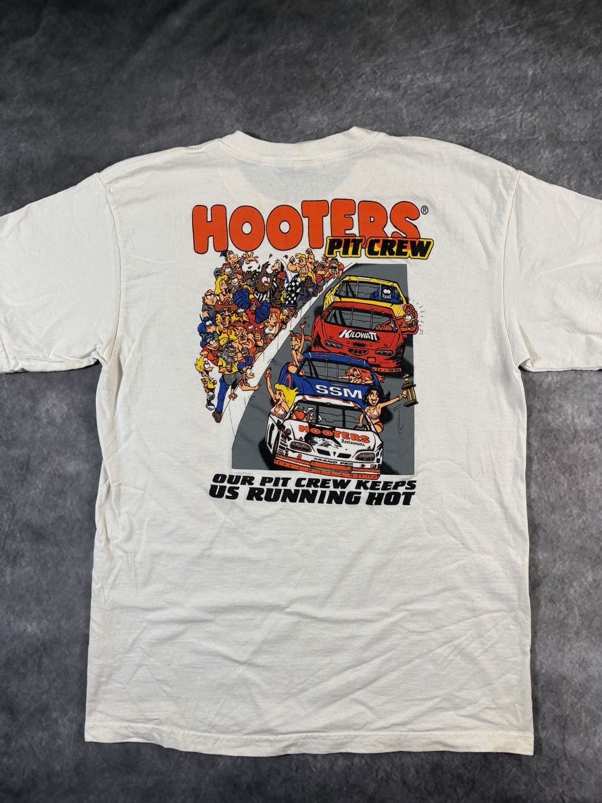 Vintage SIGNED Vintage Hooters Tee Autographed Racing Pit Crew ALP Size US L / EU 52-54 / 3 - 5 Thumbnail