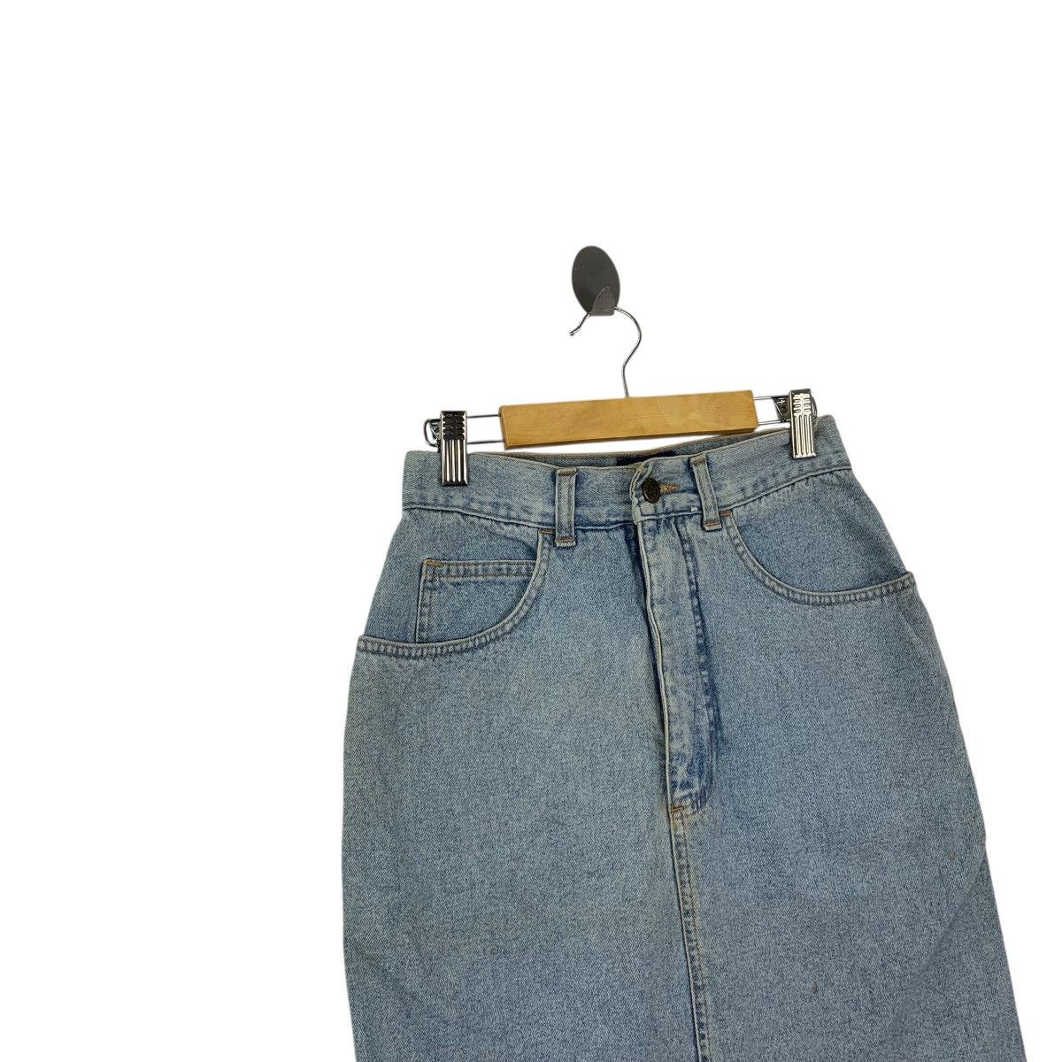 Laura Biagiotti Vintage LAURA BIAGIOTTI ITALY Floral Denim Jeans Midi Skirt Size 26" / US 2 / IT 38 - 3 Thumbnail
