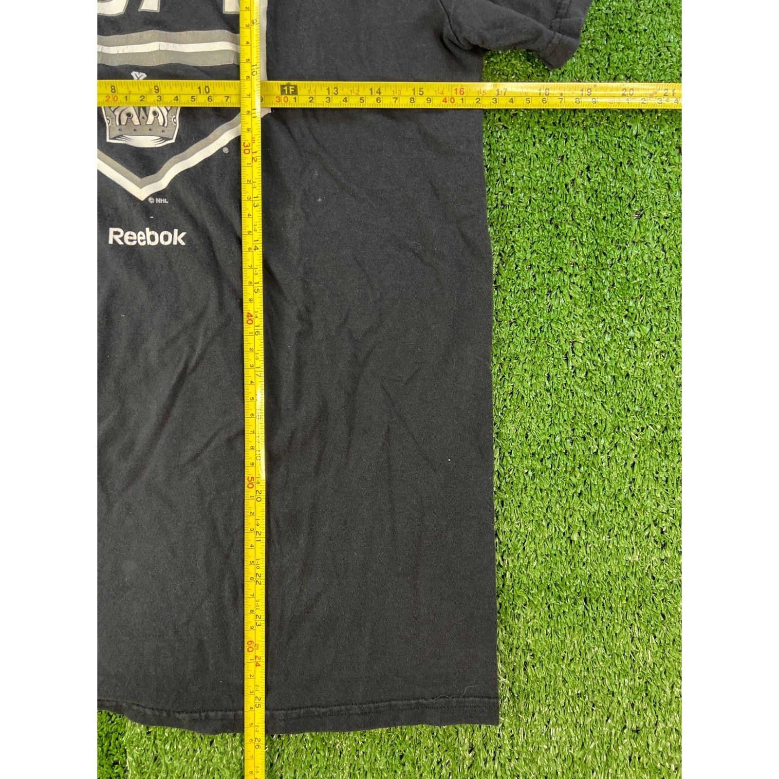 Reebok Reebok Los Angeles Kings LA NHL Black T Shirt Mens Size S Size US 32 / EU 48 - 4 Thumbnail