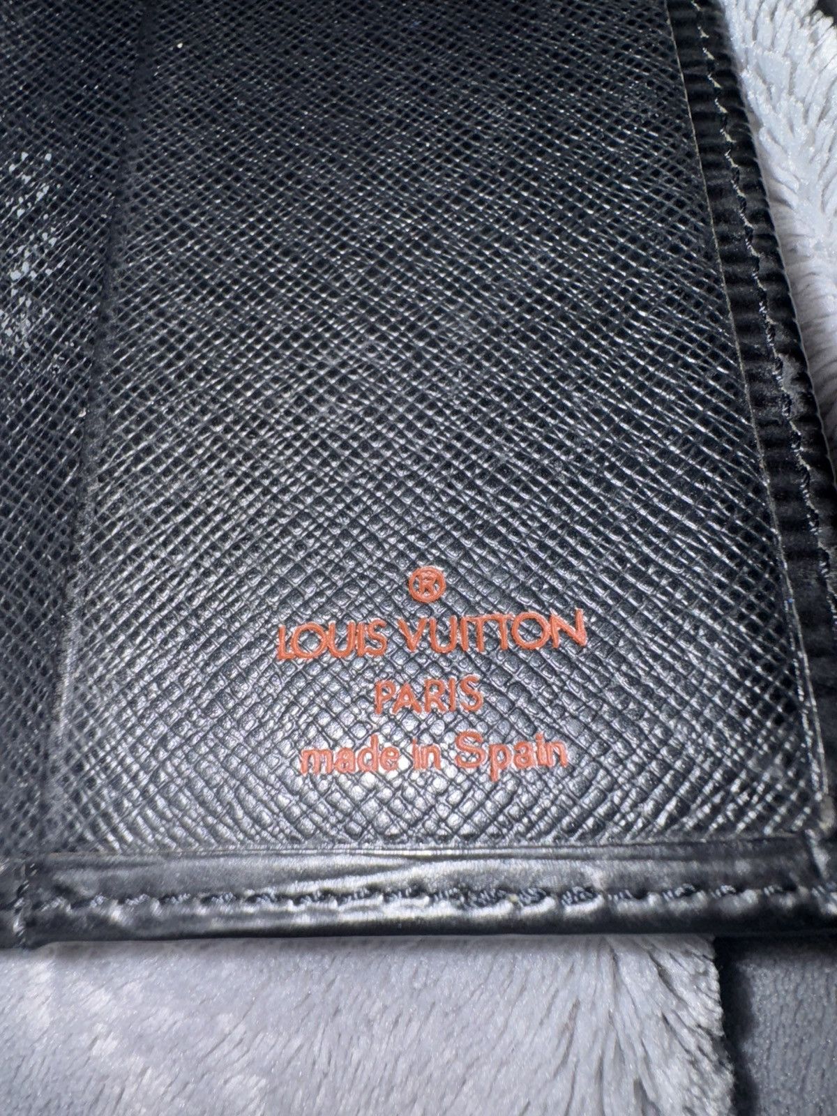 Louis Vuitton Authentic Louis Vuitton Black Epi Card Holder Size ONE SIZE - 5 Thumbnail
