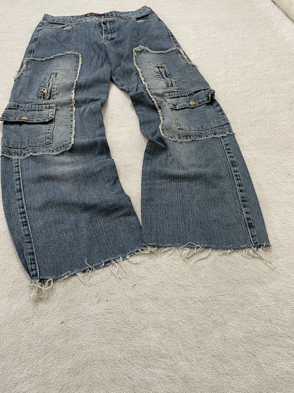Japanese Brand 00s Japanese Cargo Pants Distressed Utility Pockets Raw Hem Size US 29 - 3 Thumbnail