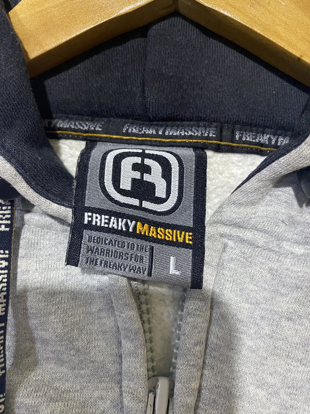 Vintage VINTAGE FREAKY MASSIVE HOODIE SPELLOUT ! Size US L / EU 52-54 / 3 - 7 Thumbnail