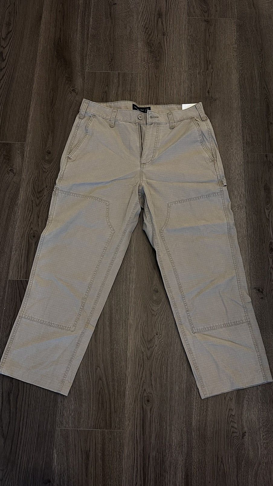 Abercrombie & Fitch ABERCROMBIE DOUBLE KNEES | SLIGHT CROP Size US 33 - 1 Thumbnail