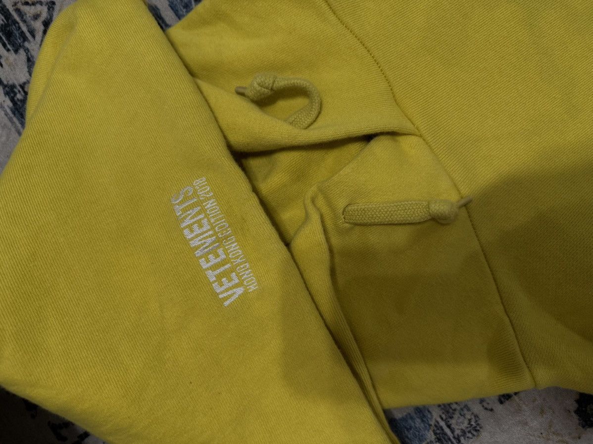 Umbro × Vetements Vetements x Umbro x DHL Hong Kong Exclusive Size US S / EU 44-46 / 1 - 2 Thumbnail