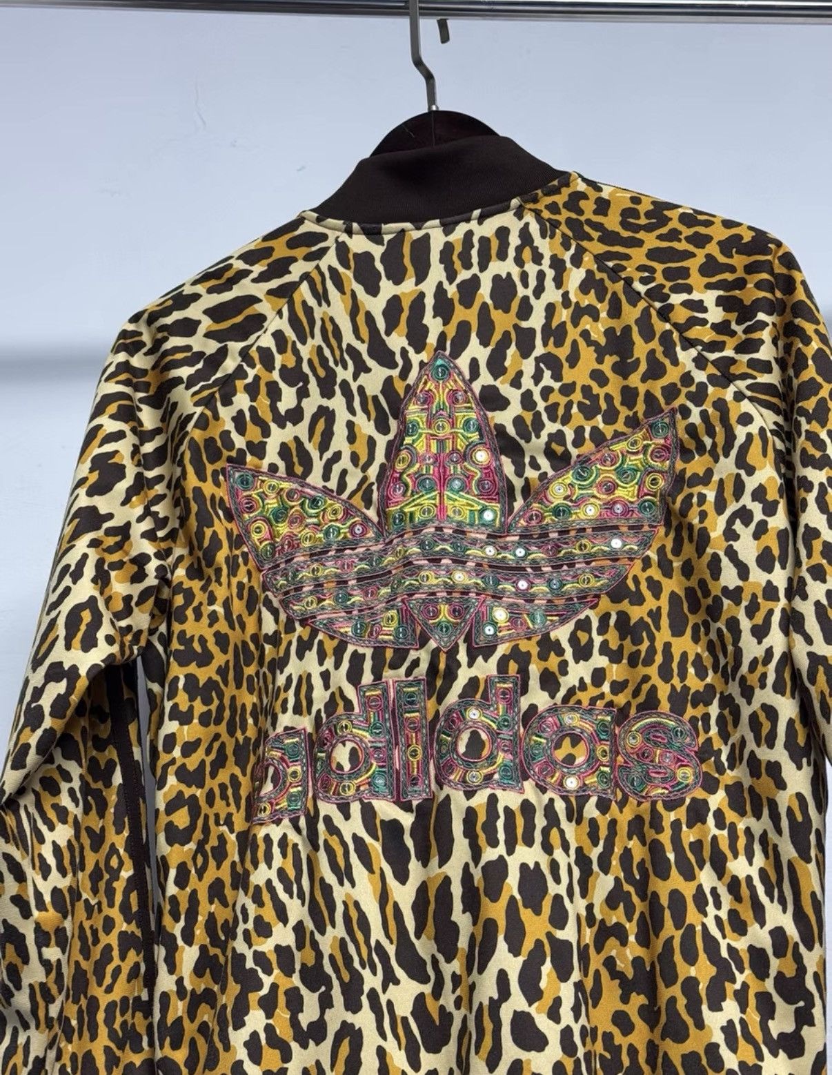 Adidas Adidas x Jeremy Scott Leopard Print Trefoil Jacket K37 Size M / US 6-8 / IT 42-44 - 4 Thumbnail