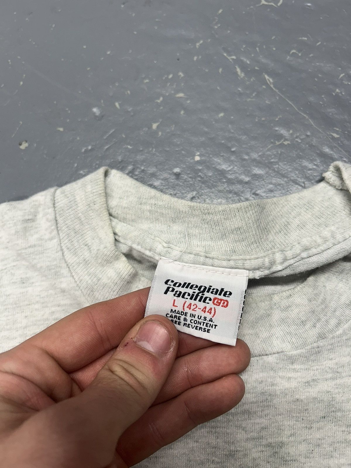 Vintage Crazy Vintage 90s Essential Grey NYU Alumni College T-Shirt Size US M / EU 48-50 / 2 - 3 Thumbnail