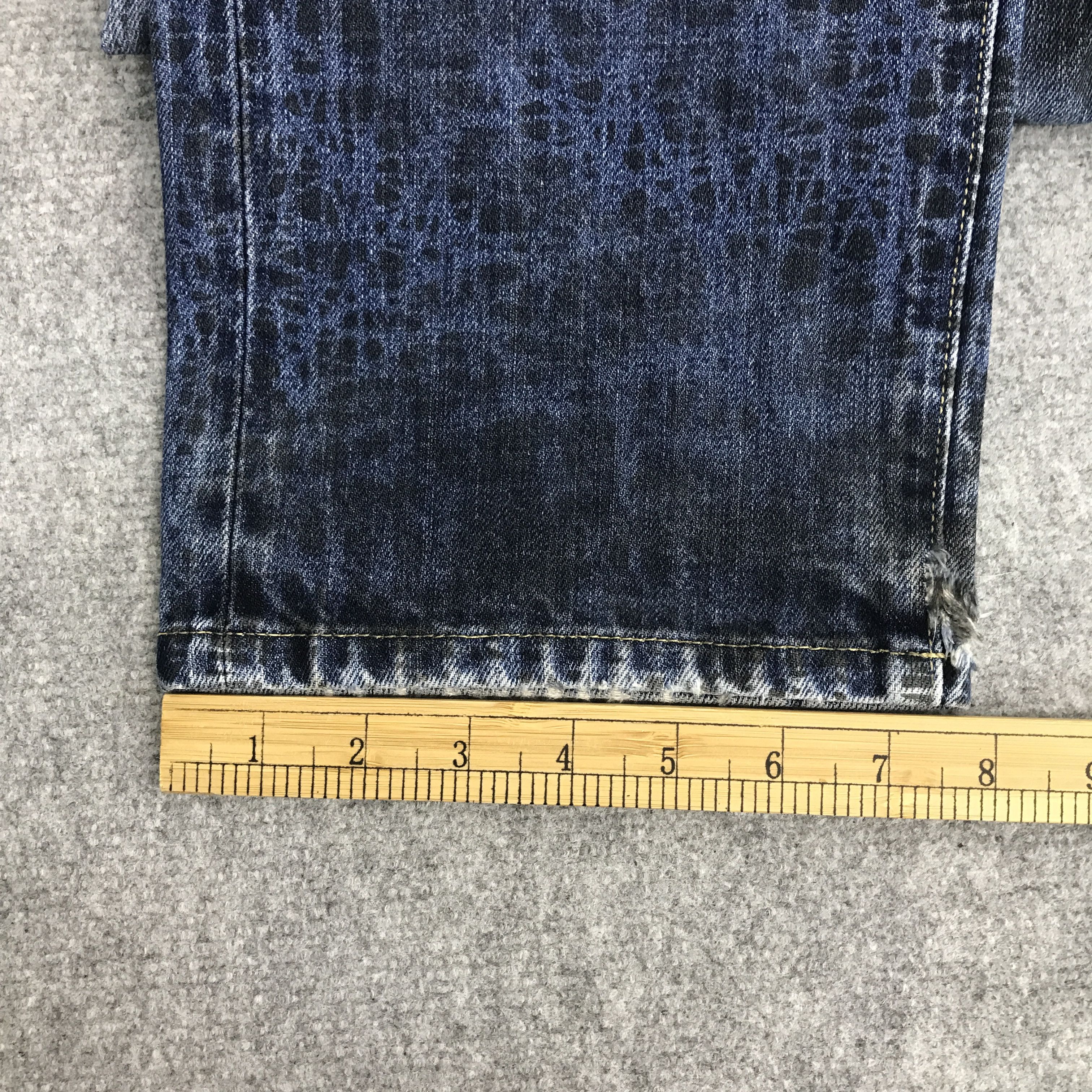 Japanese Brand × Uniqlo Rare Uniqlo Regular Custom Art Style Denim Jeans Size US 35 - 11 Thumbnail