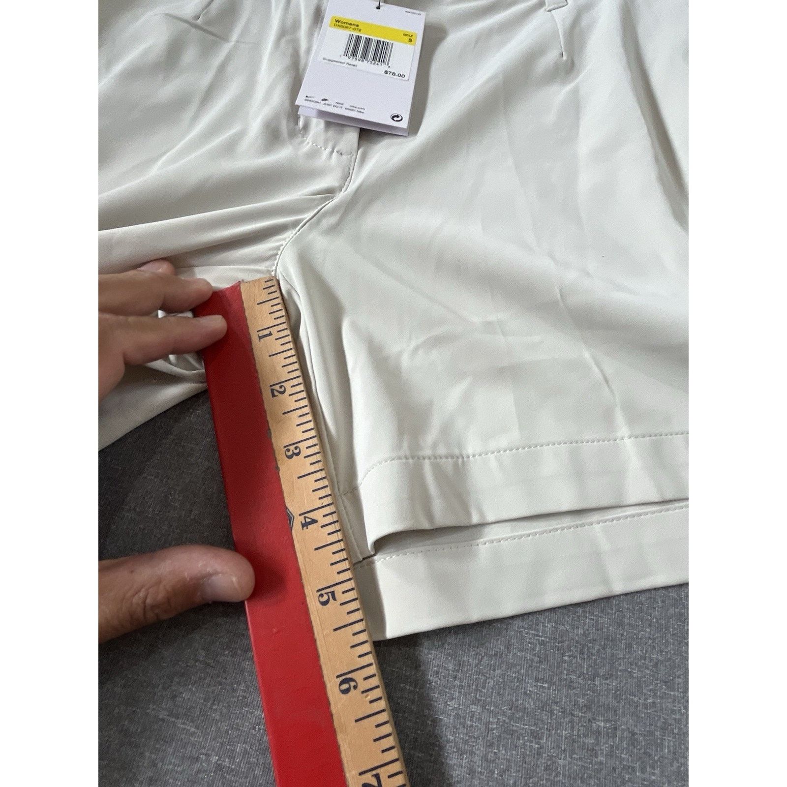 Nike NWT! Nike Dri Fit Women’s Golf Shorts Size S Brown Cream Size 25" / US 0 / IT 36 - 4 Thumbnail