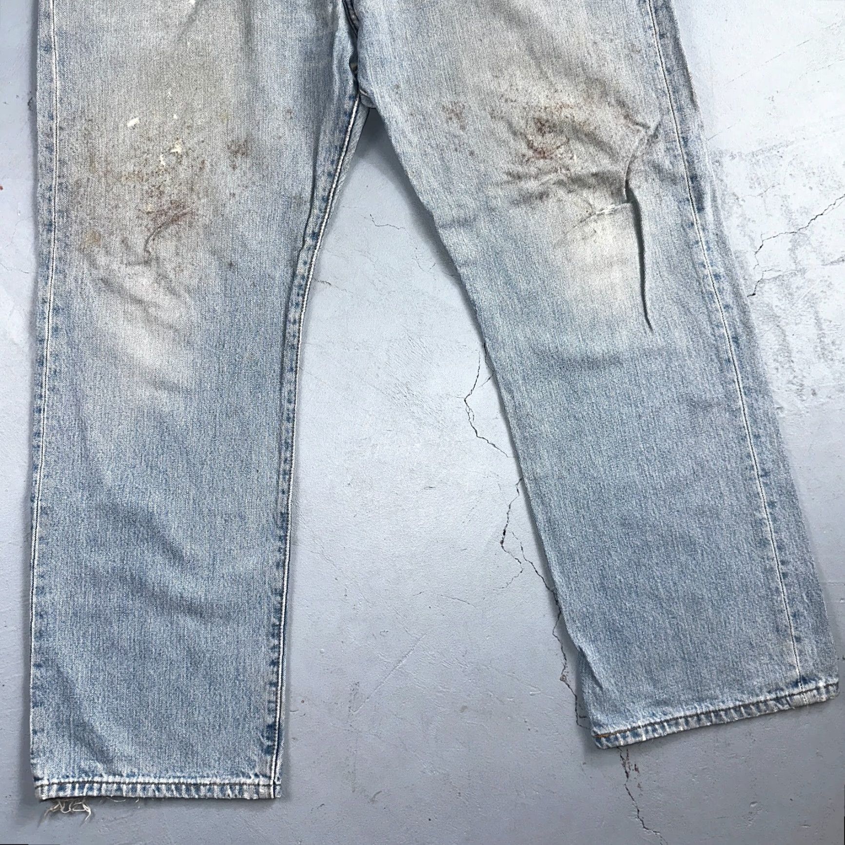 Levi's VINTAGE Levi's 501 Jeans 90s Light Wash Straight Leg Adult 40x30 Blue Mid Rise Mens Size US 40 / EU 56 - 3 Thumbnail