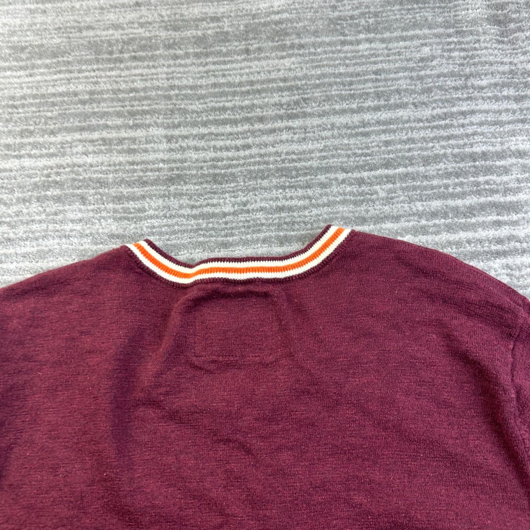 American Eagle Outfitters American Eagle Sweater Mens Medium Red Athletic Fit V Neck Embroidered Logo Size US M / EU 48-50 / 2 - 6 Thumbnail
