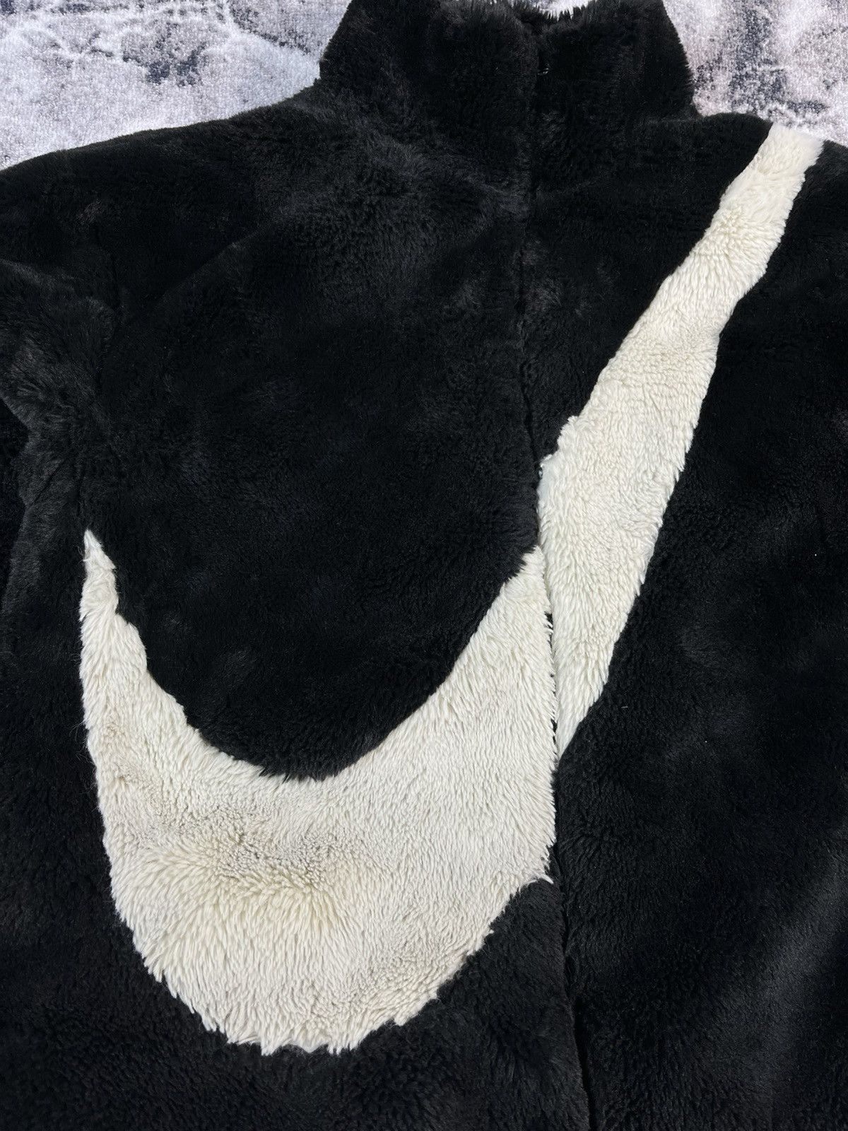 Nike Nike Faux Fur Big Swoosh Jacket Black Streetwear Size US M / EU 48-50 / 2 - 4 Thumbnail