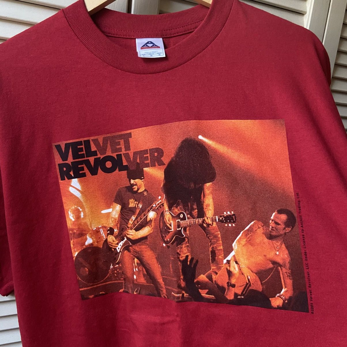 Band Tees × Vintage Vintage 2005 Velvet Revolver Red Band T-Shirt Old Glory Size US L / EU 52-54 / 3 - 4 Thumbnail