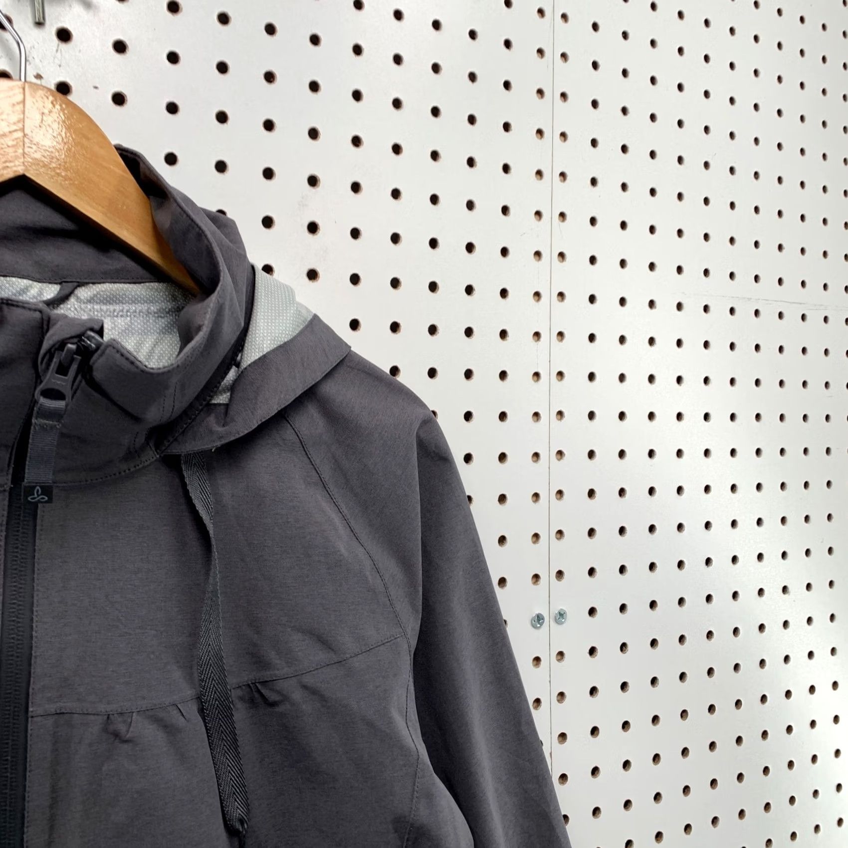 Prana Prana Hooded Windbreaker Coat Womens Large Gray Belted Packable 19.5x29.5 Size L / US 10 / IT 46 - 7 Thumbnail