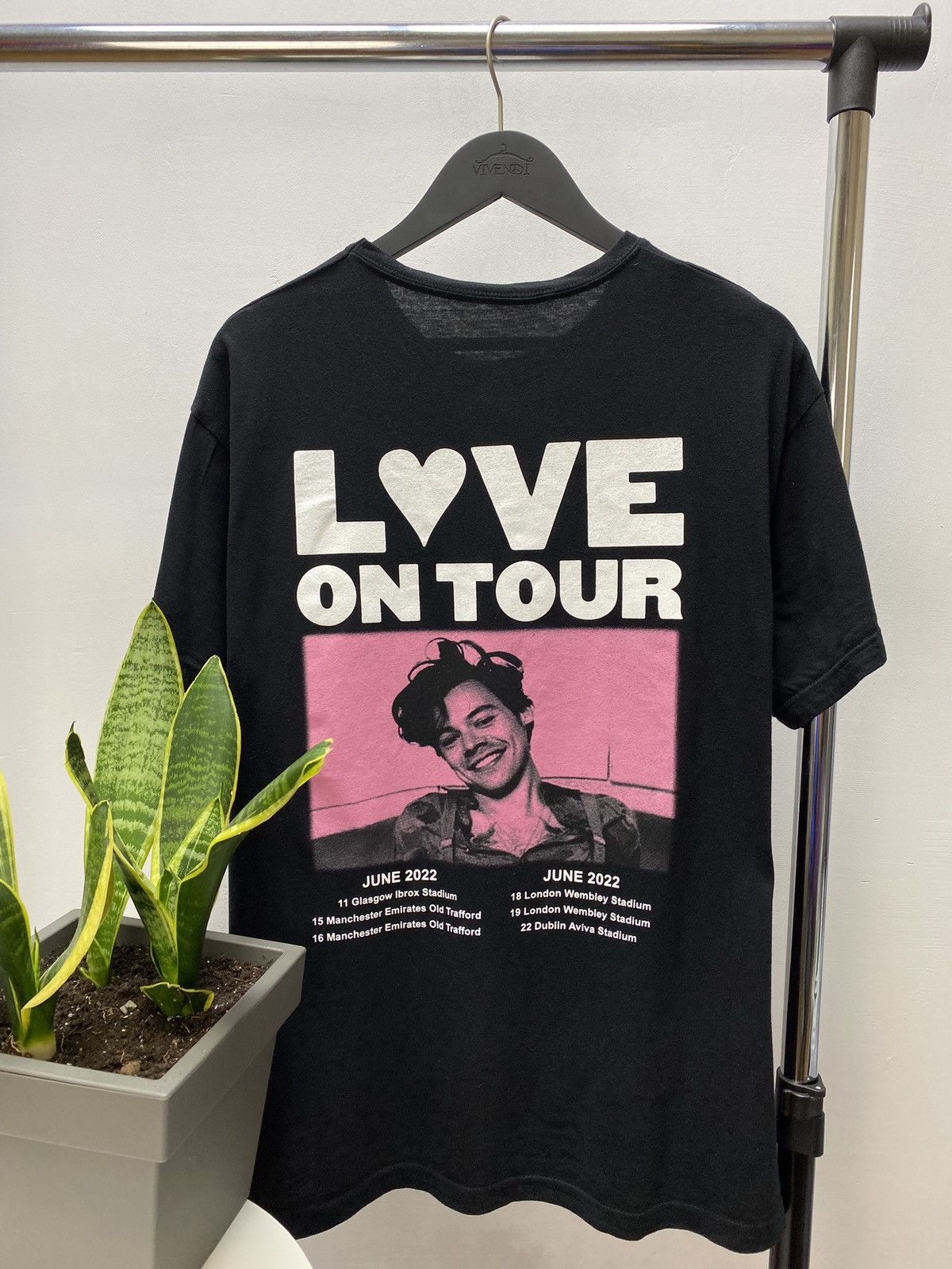 Band Tees Harry Styles Love on Tour 2022 T Shirt Size US XL / EU 56 / 4 - 2 Thumbnail