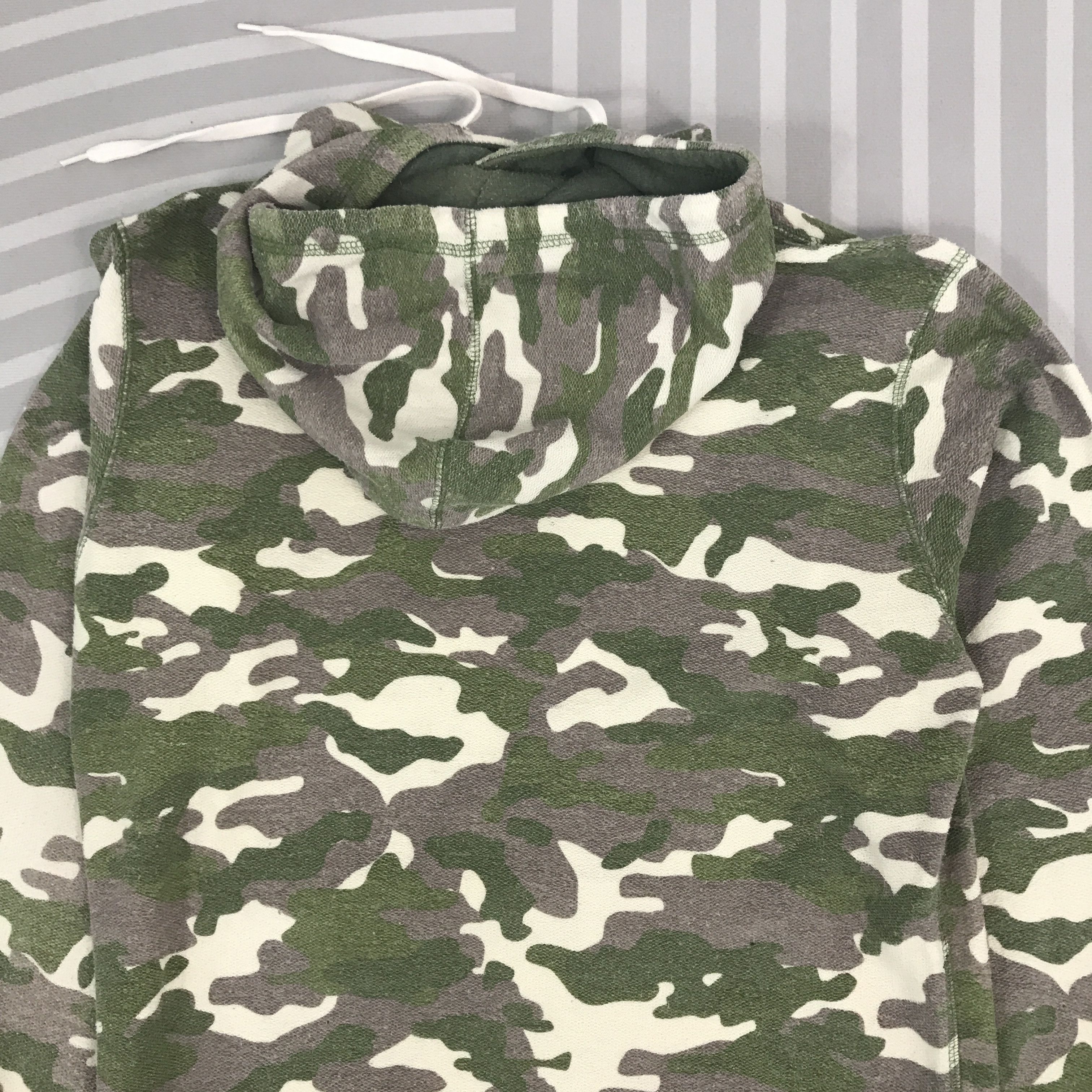 Japanese Brand × Vintage Vintage Op Sunwear Camo Hoodie Jacket Size US L / EU 52-54 / 3 - 4 Thumbnail