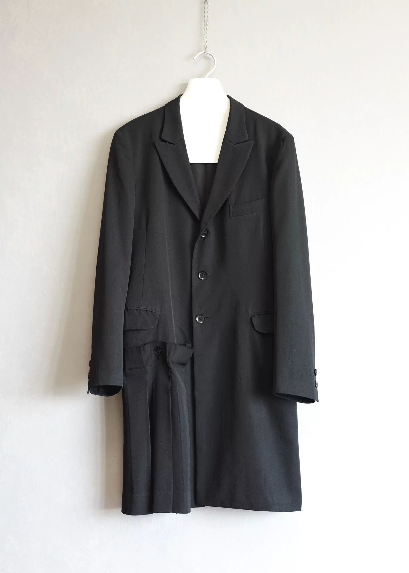 Yohji Yamamoto Yohji Yamamoto Asymmetrical Pleated Coat Size M / US 6-8 / IT 42-44 - 1 Thumbnail