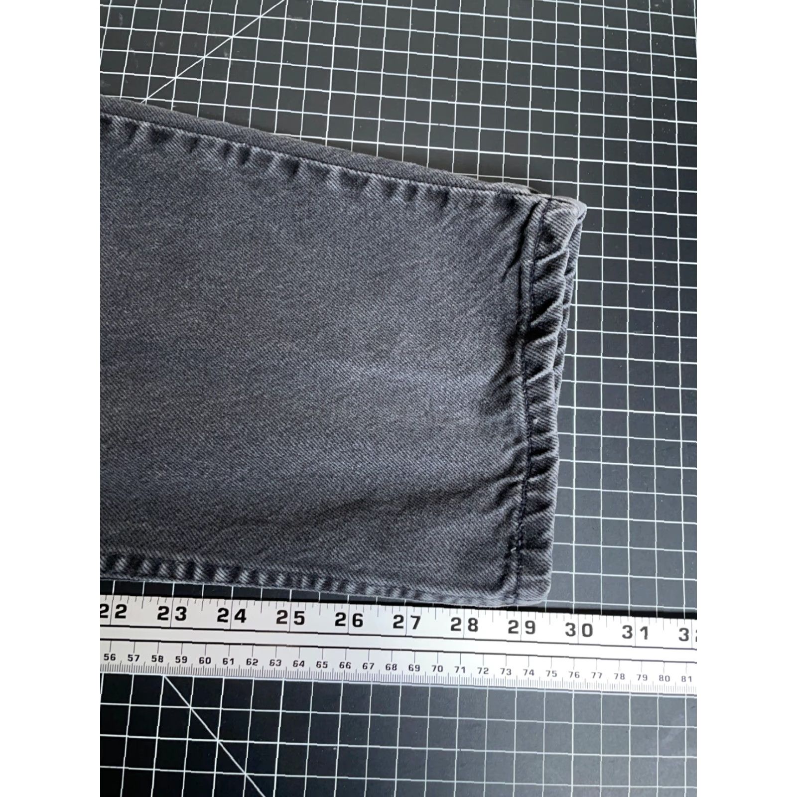 Levi's VINTAGE Levi's 550 Jeans Men's Tapered Fit Relaxed 31 x 29 Black 2000s Retro Classic Size US 31 - 6 Thumbnail