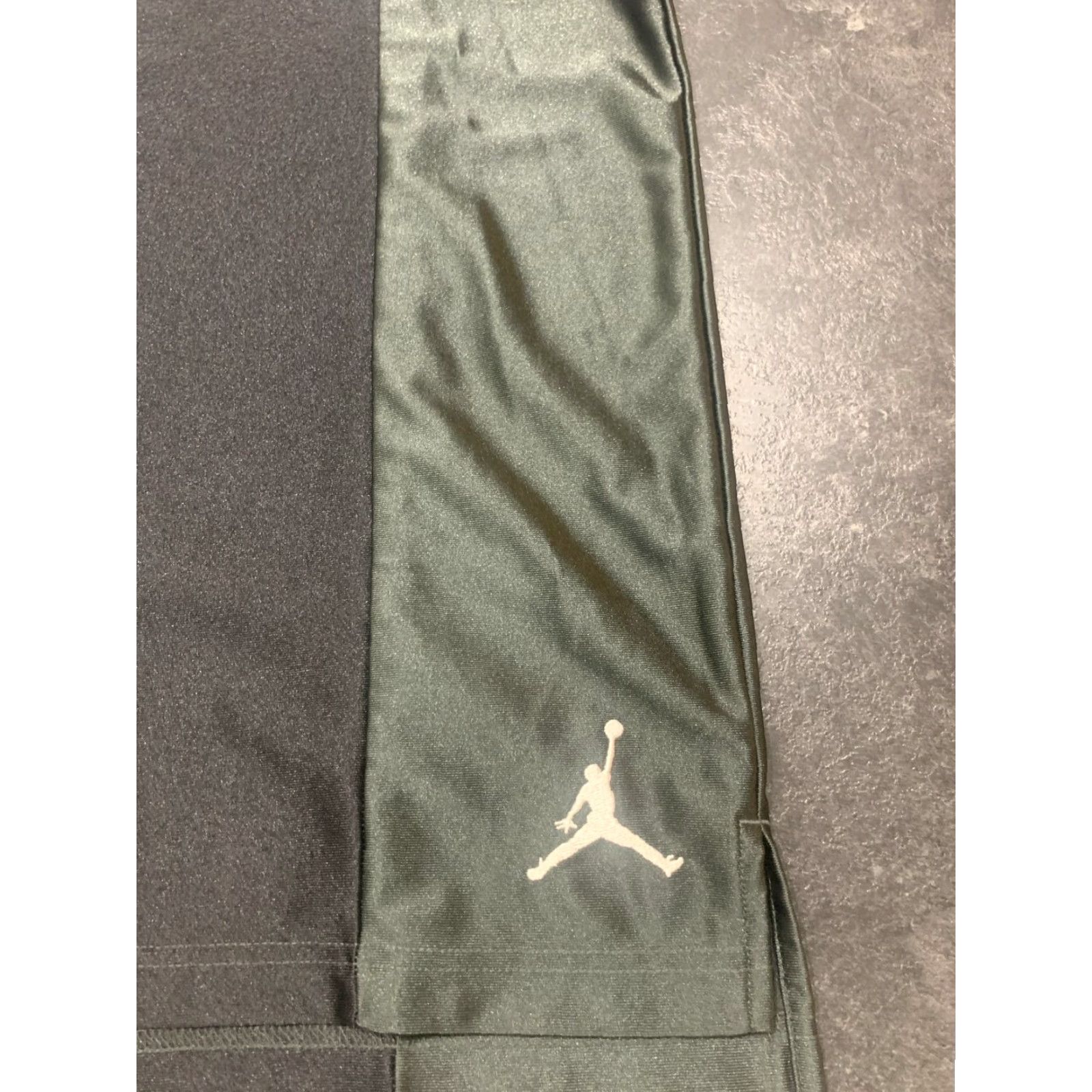 Jordan Brand Jordan Brand Nike Air Jump Man Basketball Jersey M Adult Multicolor Short Sleeve Activewear Jerseys Size US M / EU 48-50 / 2 - 2 Thumbnail