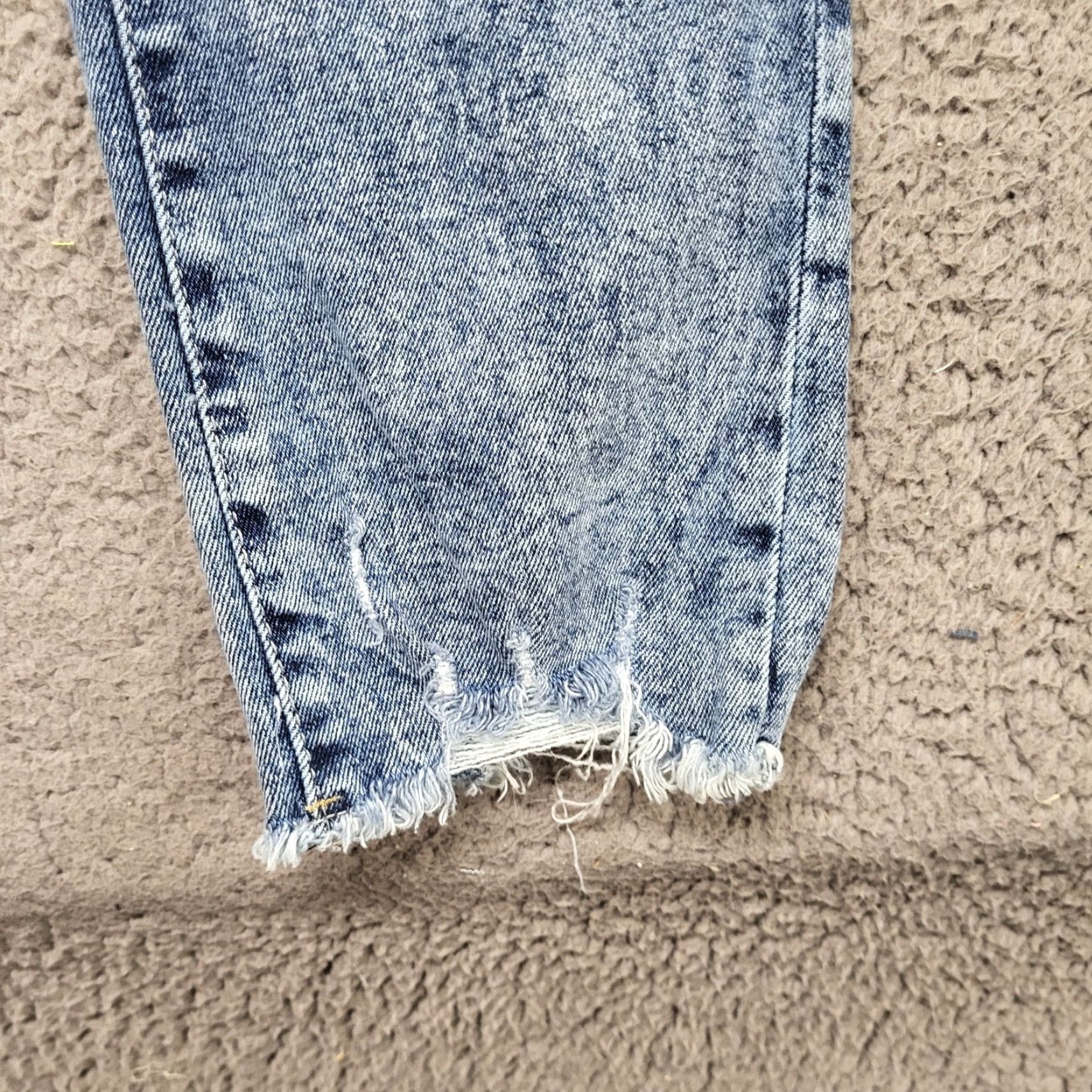Vintage KENDALL + KYLIE Jeans The Icon High Rise Straight Distressed 1/25 Women's Denim Blue Distressed Jeans Hosiery? Size 42" / US 20 - 4 Thumbnail