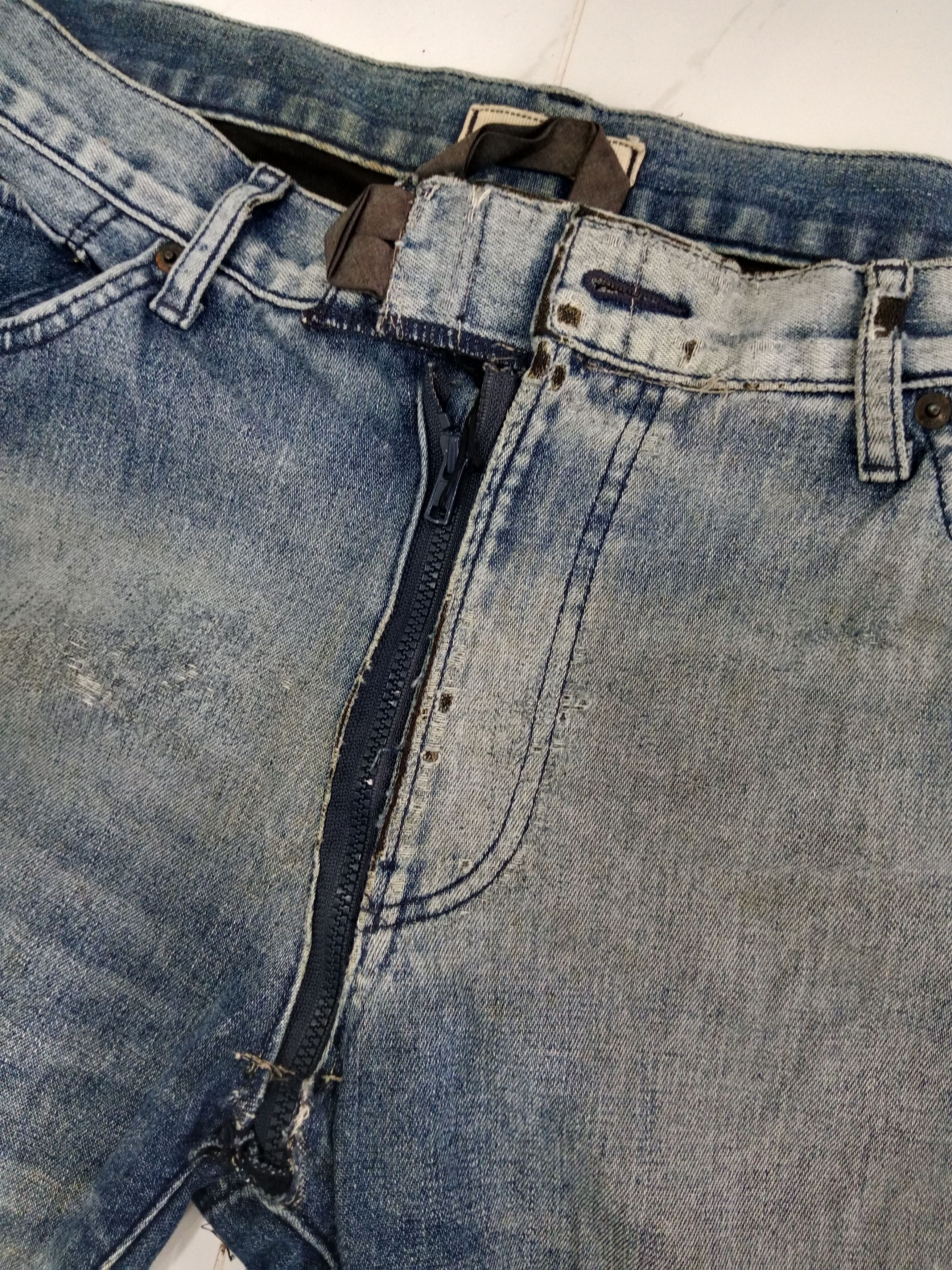Uniqlo UNIQLO Distressed Jean's Workers Style Size US 38 / EU 54 - 8 Thumbnail