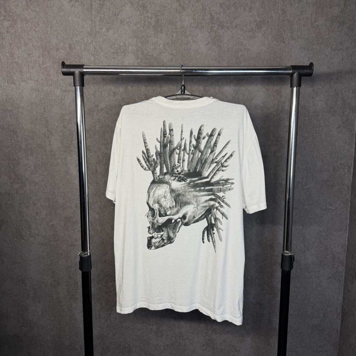 Allsaints Allsaints t-shirt big logo skull rare Size US L / EU 52-54 / 3 - 1 Thumbnail