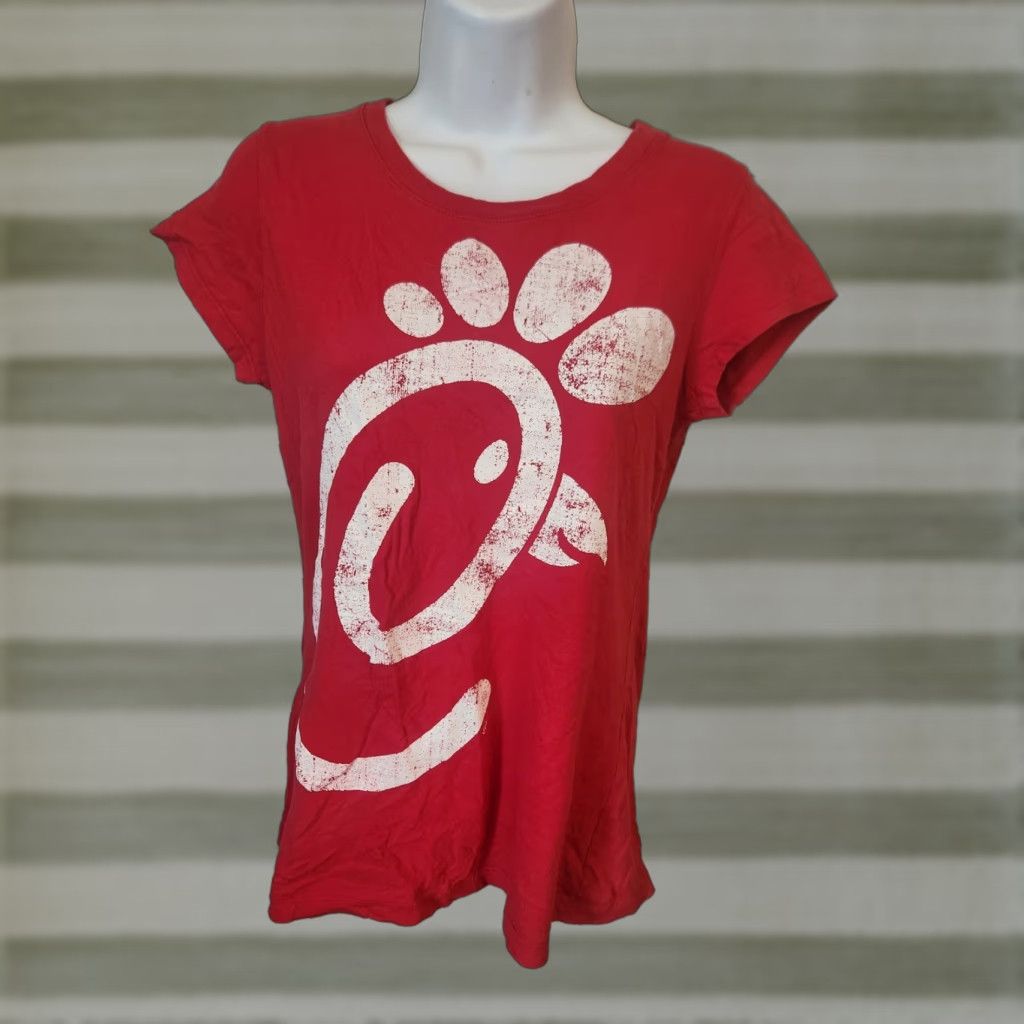 Vintage Womens Chick-fil-A Shirt T-Shirt Logo Graphic Print Red L Juniors Shirt Womens Size L Cap Sleeve Crew Neck Easy Care Tagless 100% Cotton Vintage No Size L / US 10 / IT 46 - 1 Thumbnail