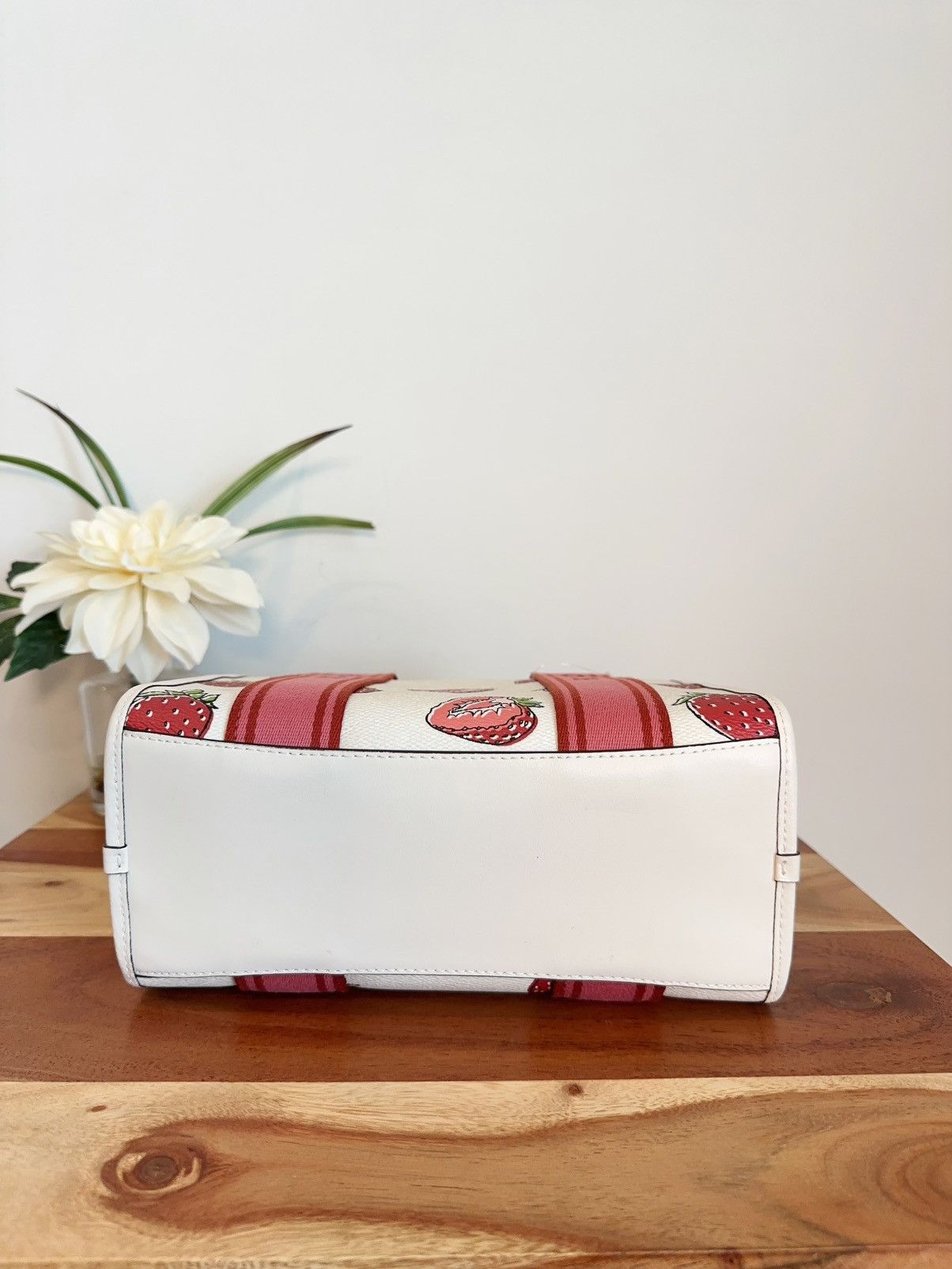 Coach NWT Coach Smith Tote Bag 24 With Strawberry Print Size ONE SIZE - 5 Thumbnail