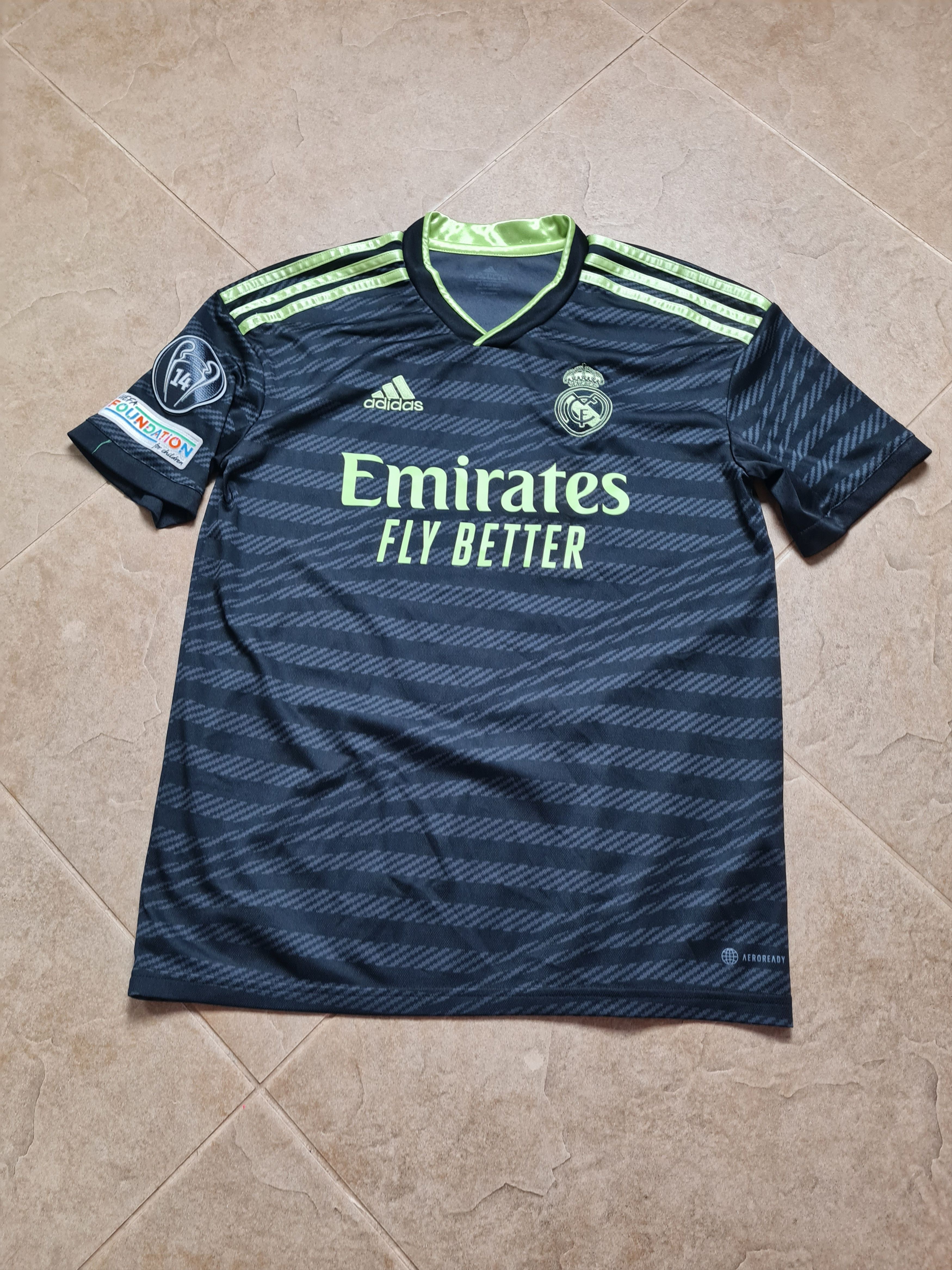 Adidas FOOTBALL JERSEY REAL MADRID THIRD SOOCCER SHIRT #9 BENZEMA Size US S / EU 44-46 / 1 - 11 Thumbnail