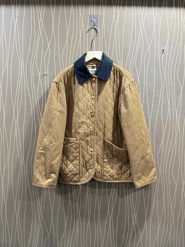 Burberry Burberry Quilted Jacket with Navy Collar Size S / US 4 / IT 40 - 1 Thumbnail