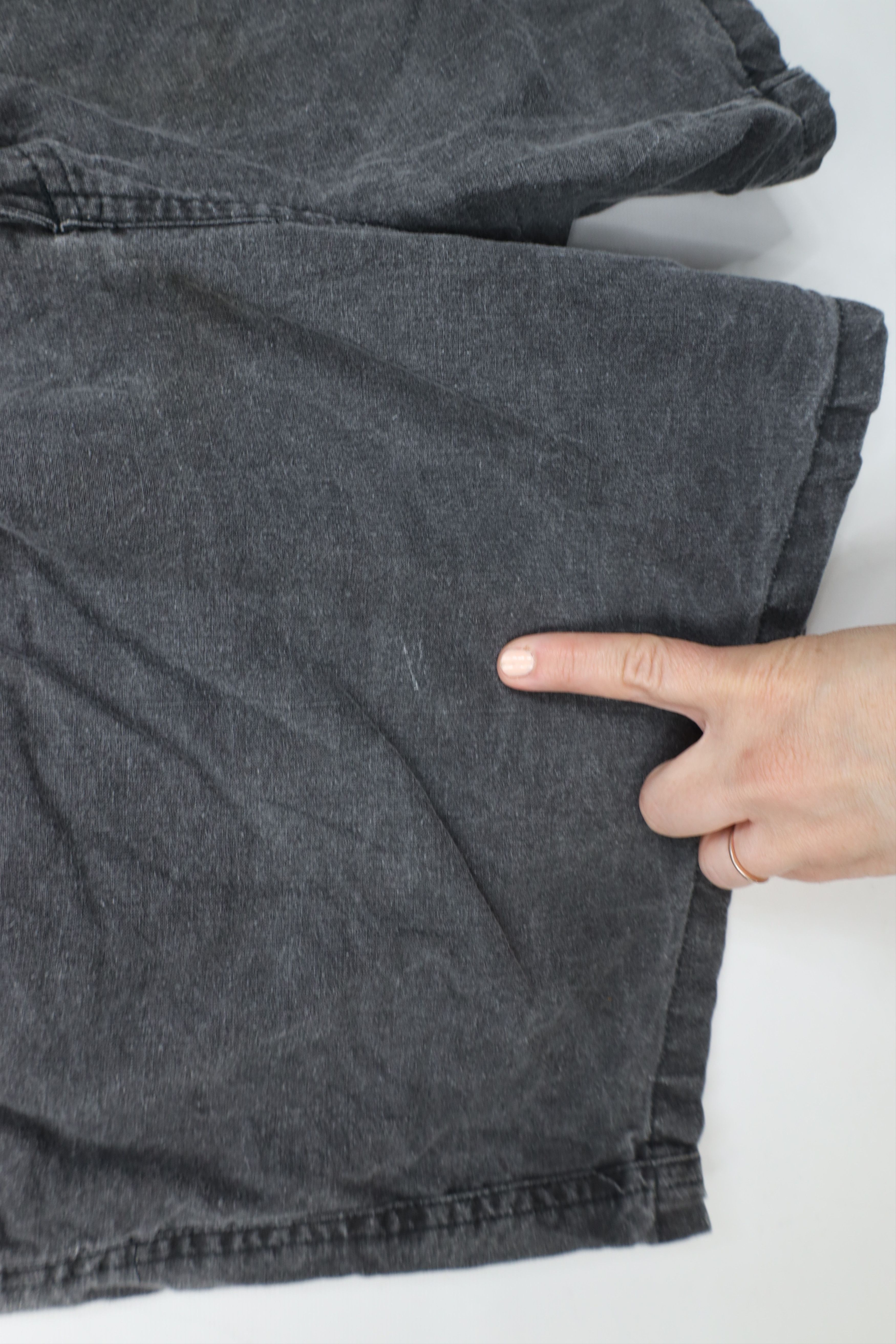 Vintage Vintage 90s Streetwear Stonewash Knee Pleated Shorts Black Size US 36 / EU 52 - 8 Thumbnail